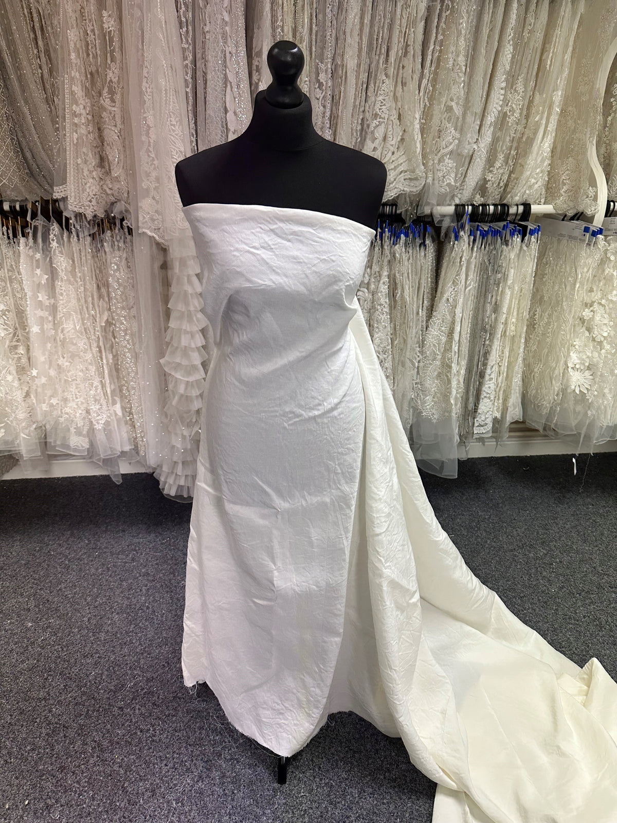 Tissu en soie/lin ivoire - Triumph