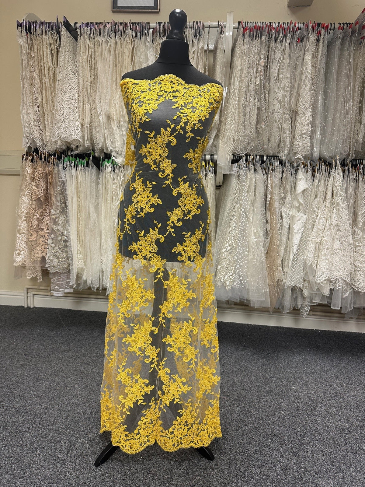 Dentelle jaune - Adele.