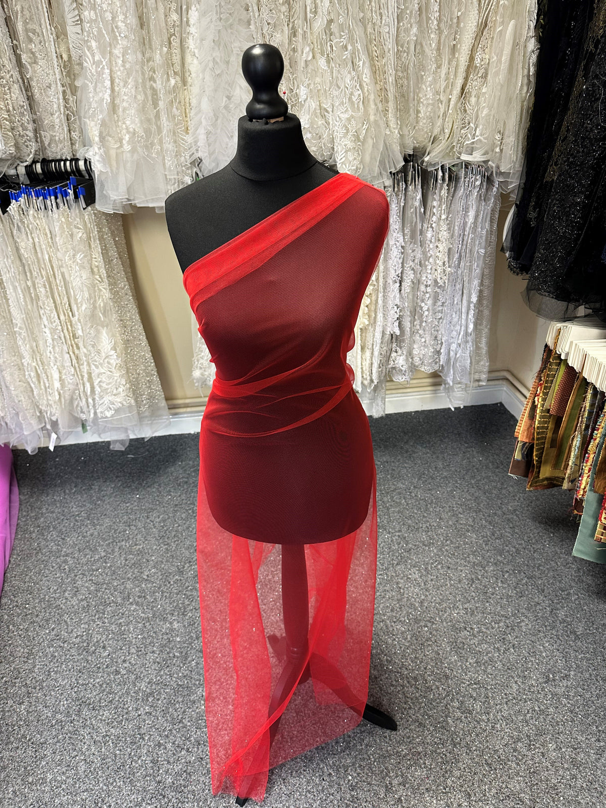 Tulle écarlate - Carnival