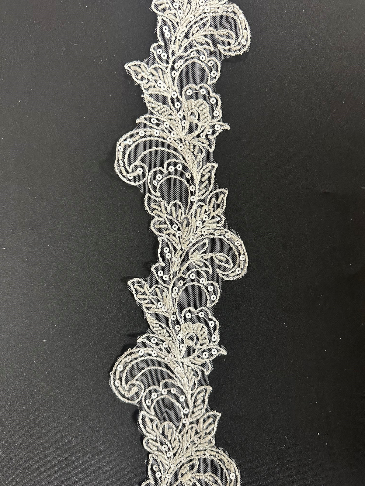 Bordure en dentelle ivoire perlée – Iowa