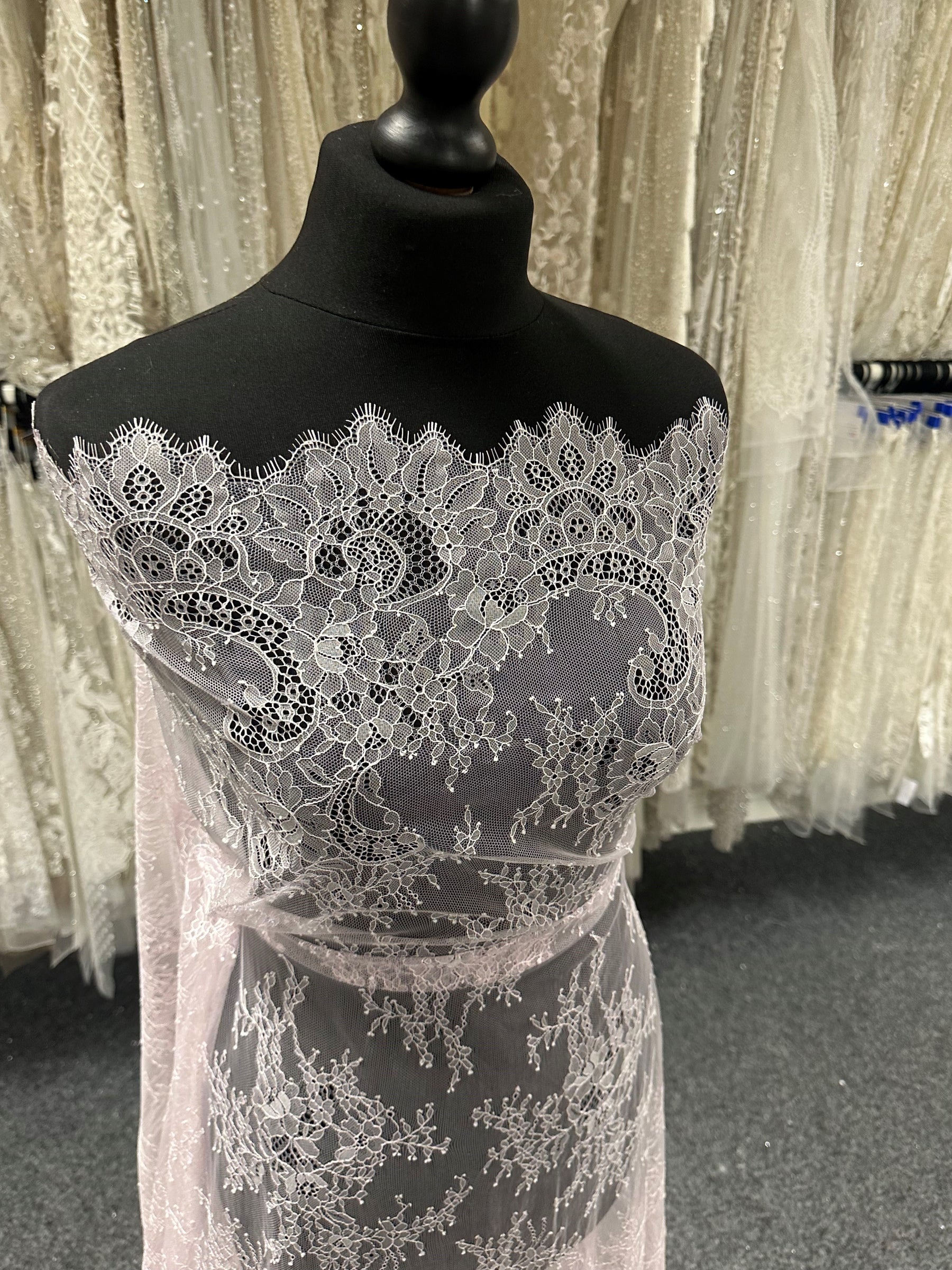 Dentelle Raschel rose - Katherine