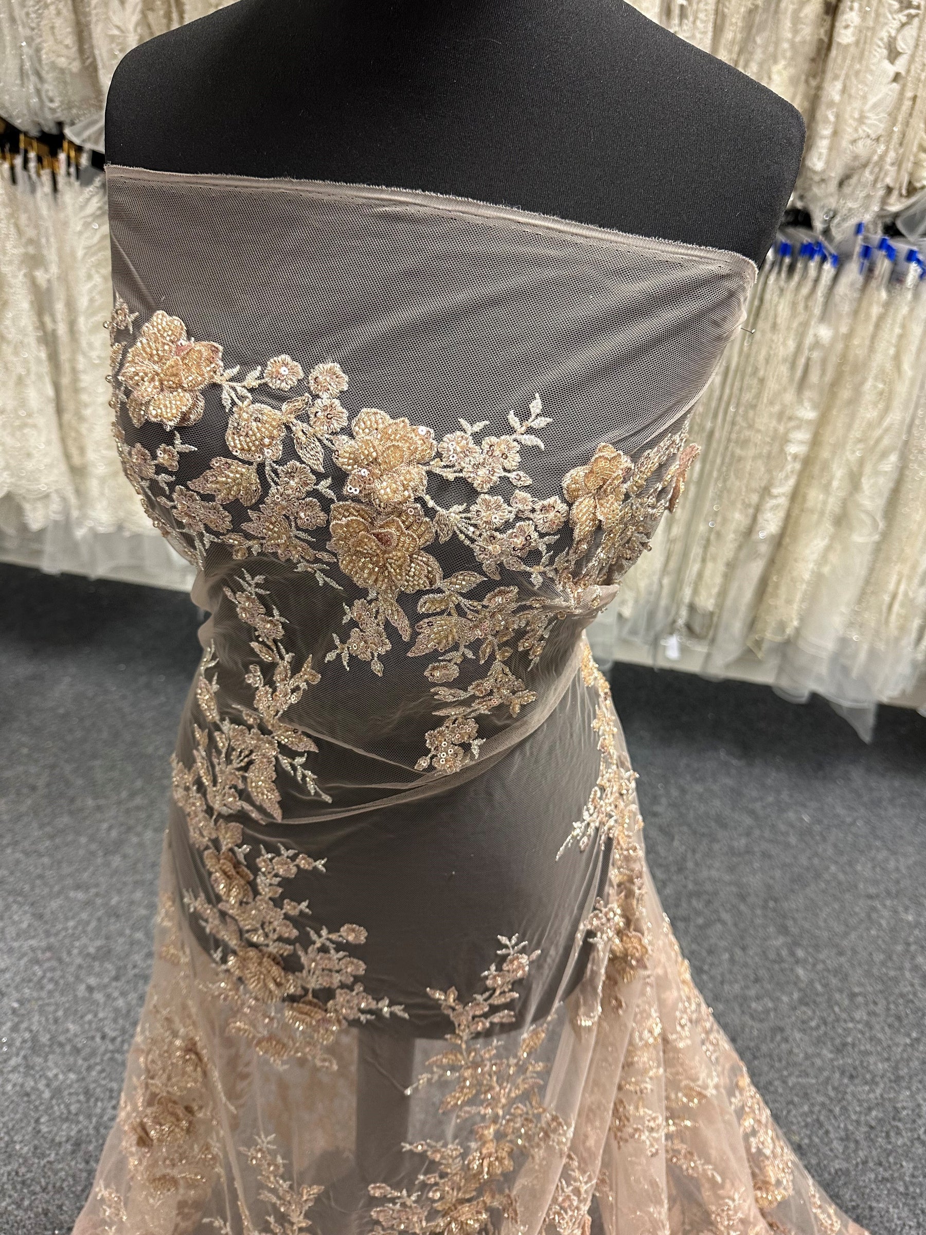 Dentelle perlée dorée - Dillon