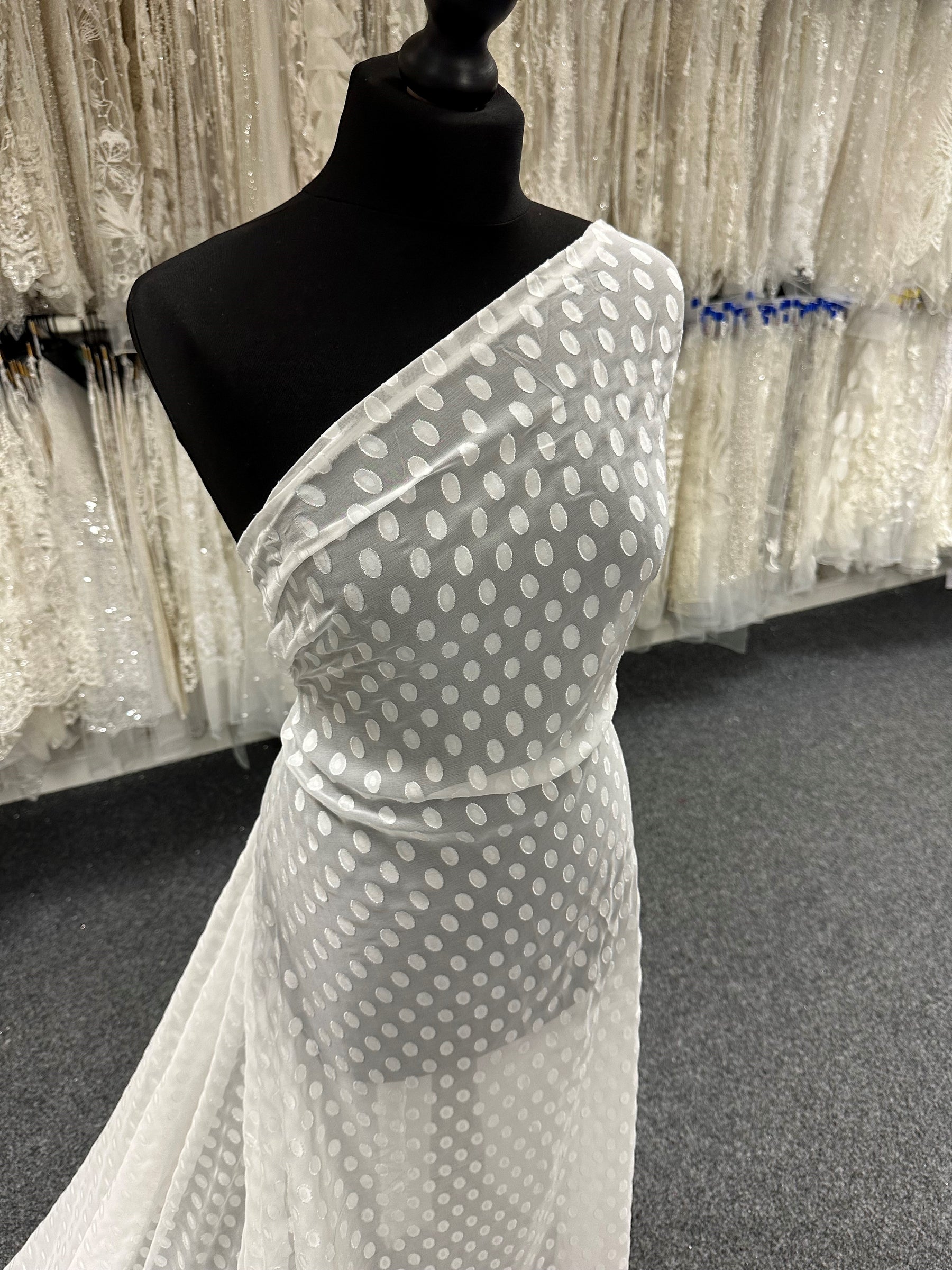 Mousseline de soie ivoire à pois en fil coupé - Renard