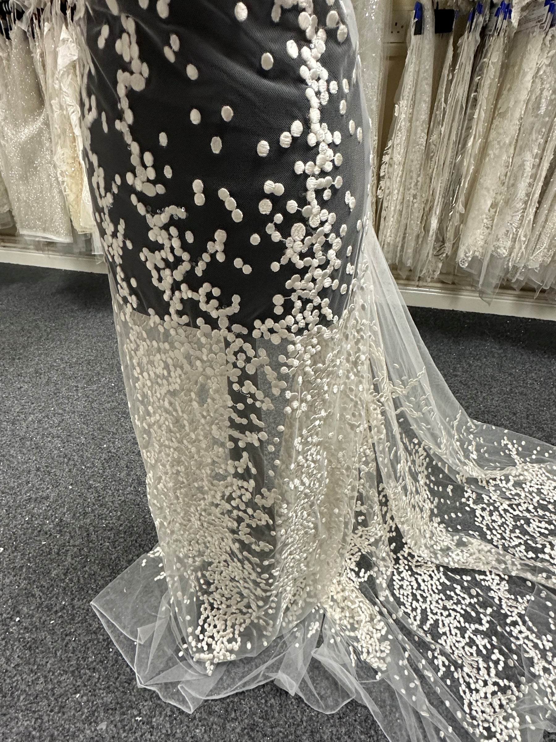 Dentelle brodée à paillettes ivoire - Jada