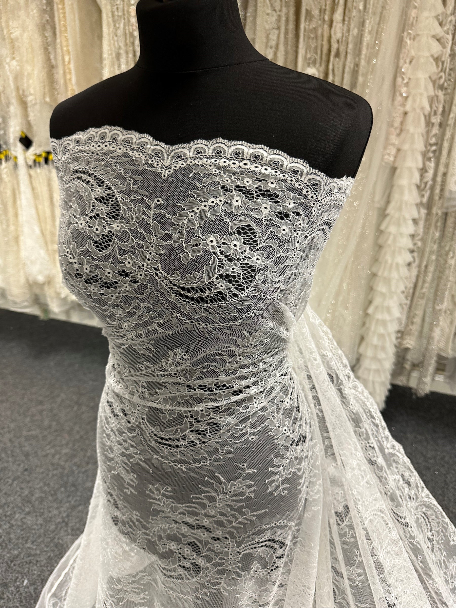 Dentelle de mariée Raschel ivoire - Jessie