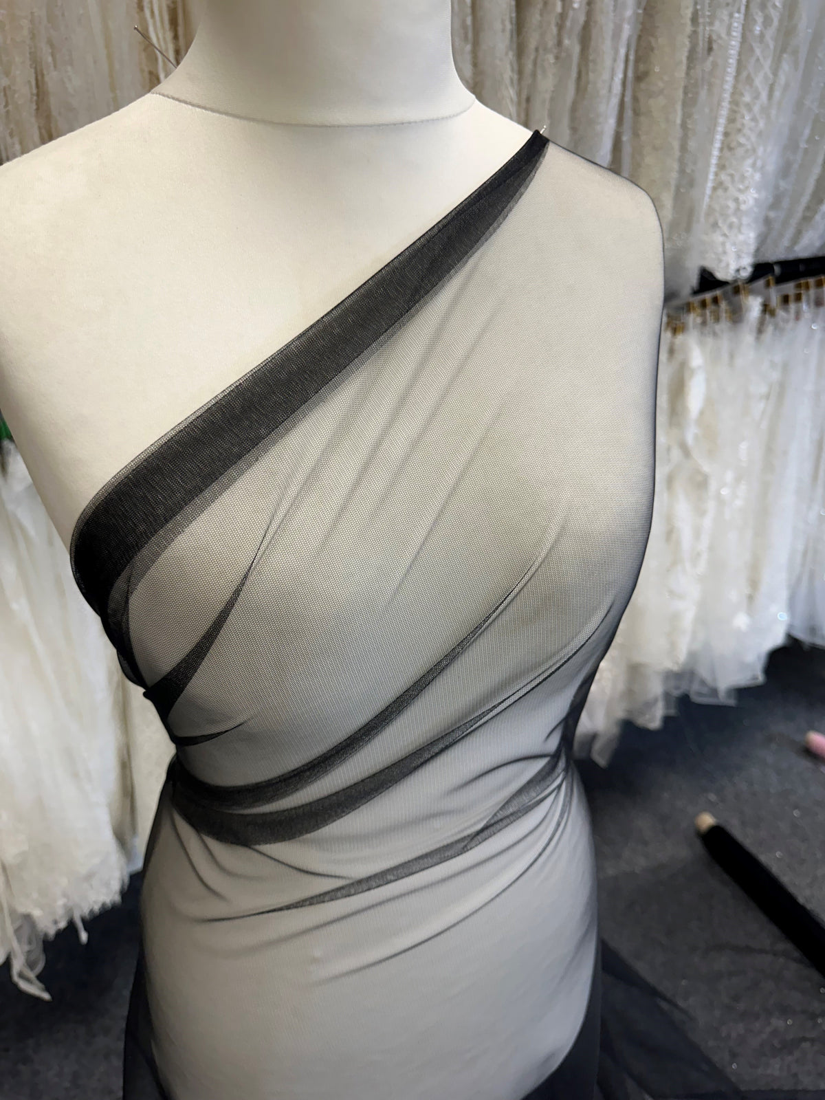 Tulle Noir - Carnival