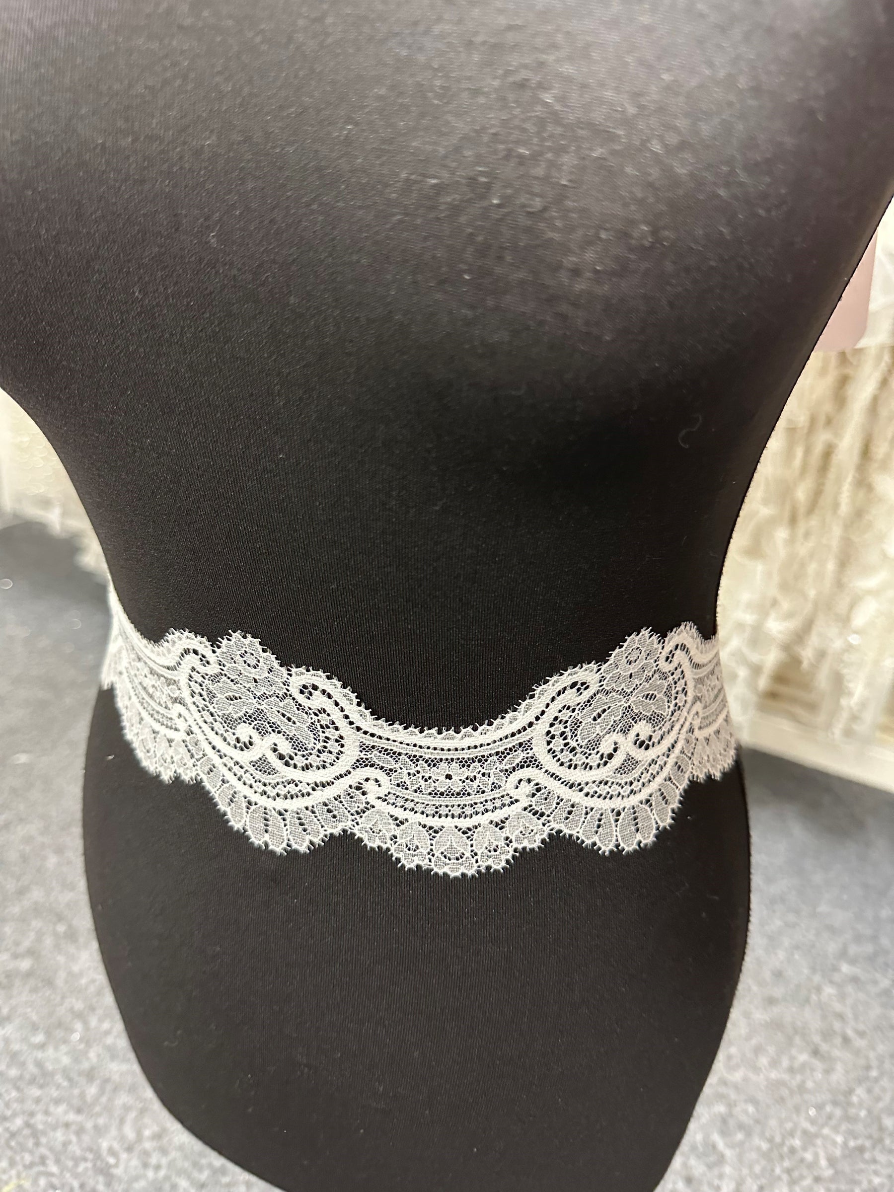 Bordure en dentelle de mariée ivoire - Raine
