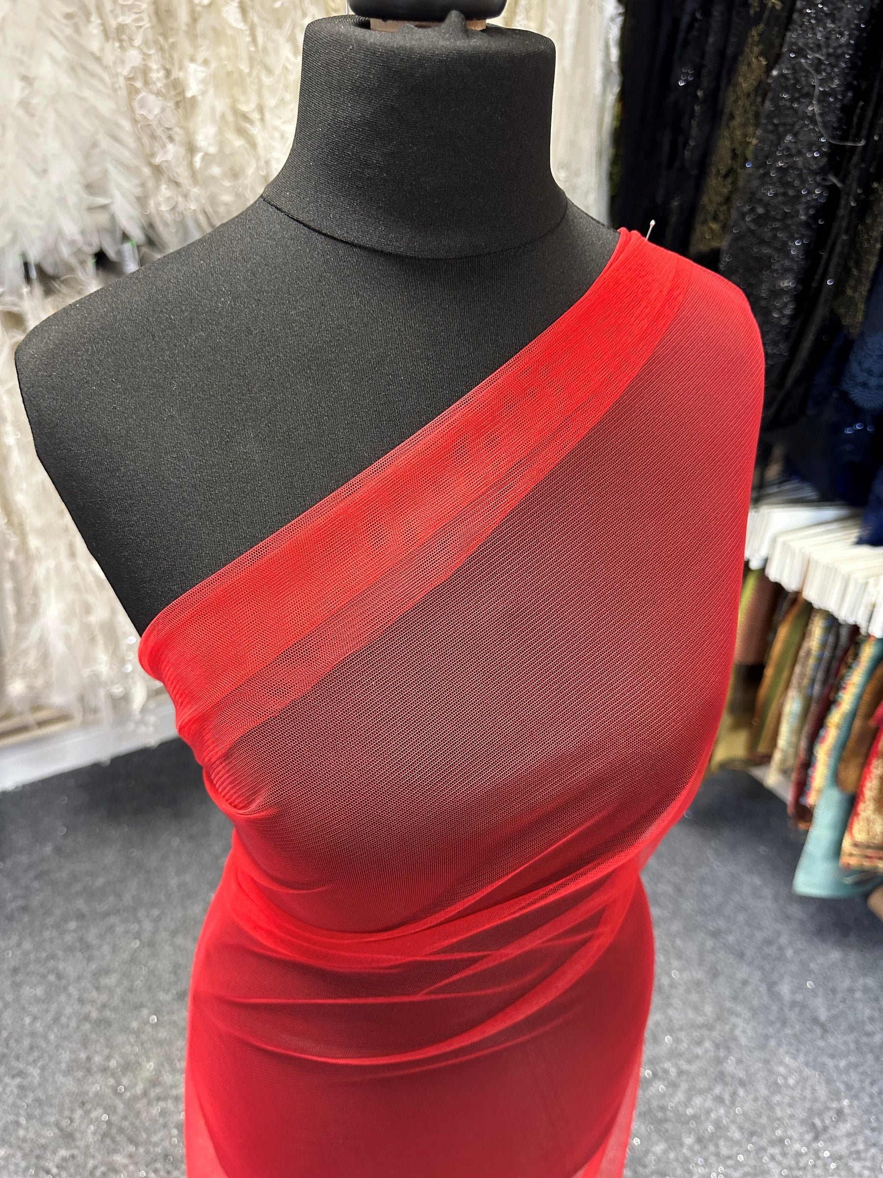 Tulle écarlate - Carnival