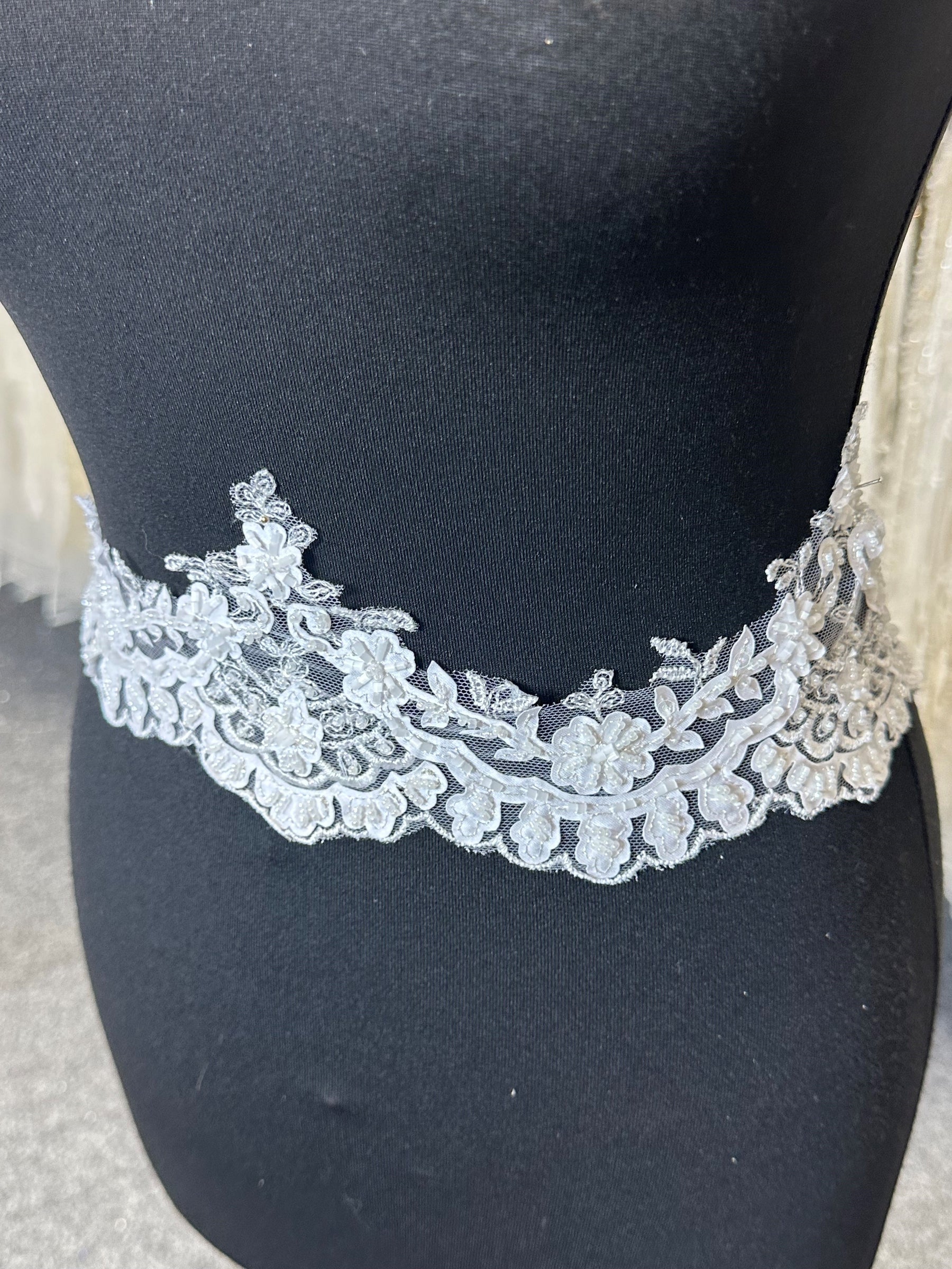 Bordure en dentelle blanche cordée - Olivia