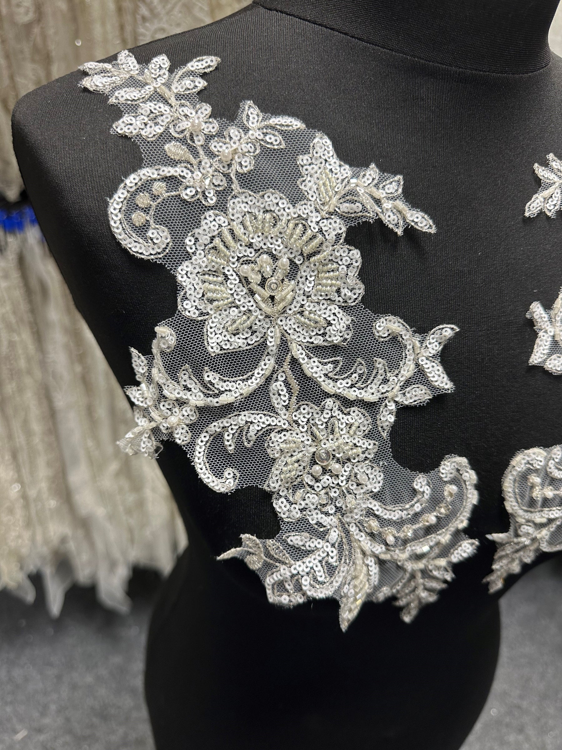 Appliques en dentelle ivoire à sequins - Illinois
