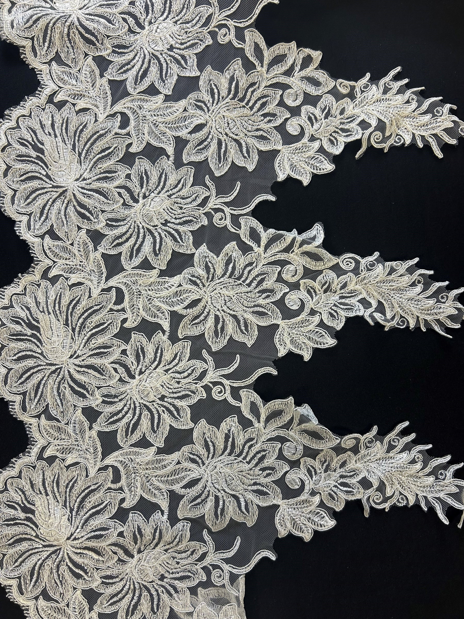 Bordure en dentelle ivoire cordée - Connecticut