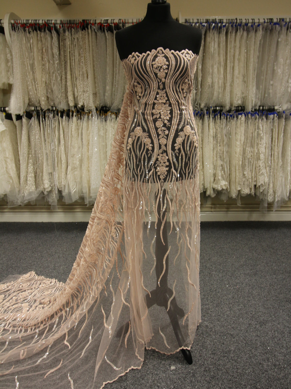 Dentelle Perlée Blush - Lorna