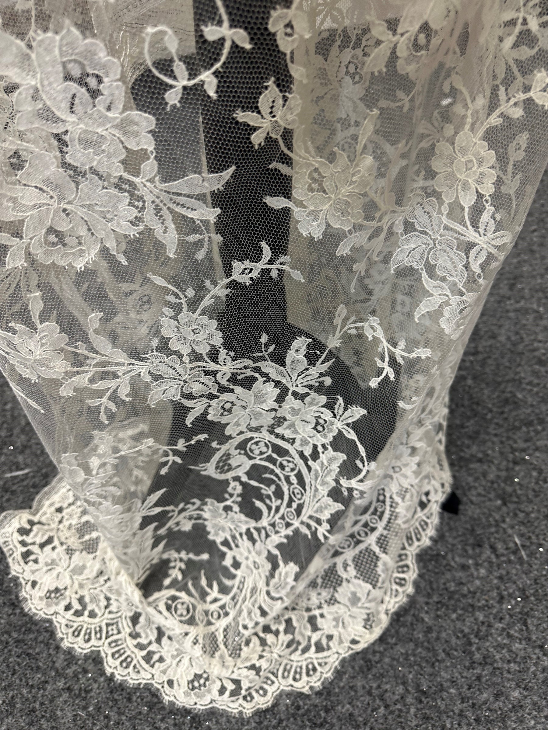Dentelle Chantilly Ivoire - Bonika