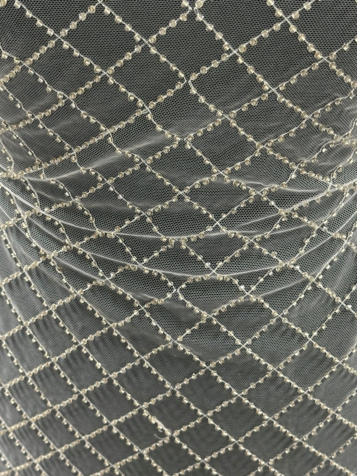 Dentelle à treillis perlée ivoire - Placate