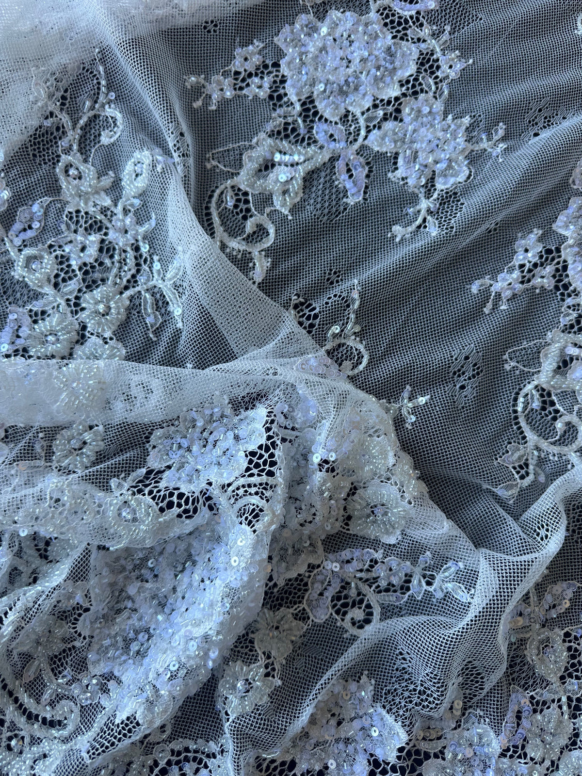 Dentelle Rachel perlée à la main ivoire - Camryn