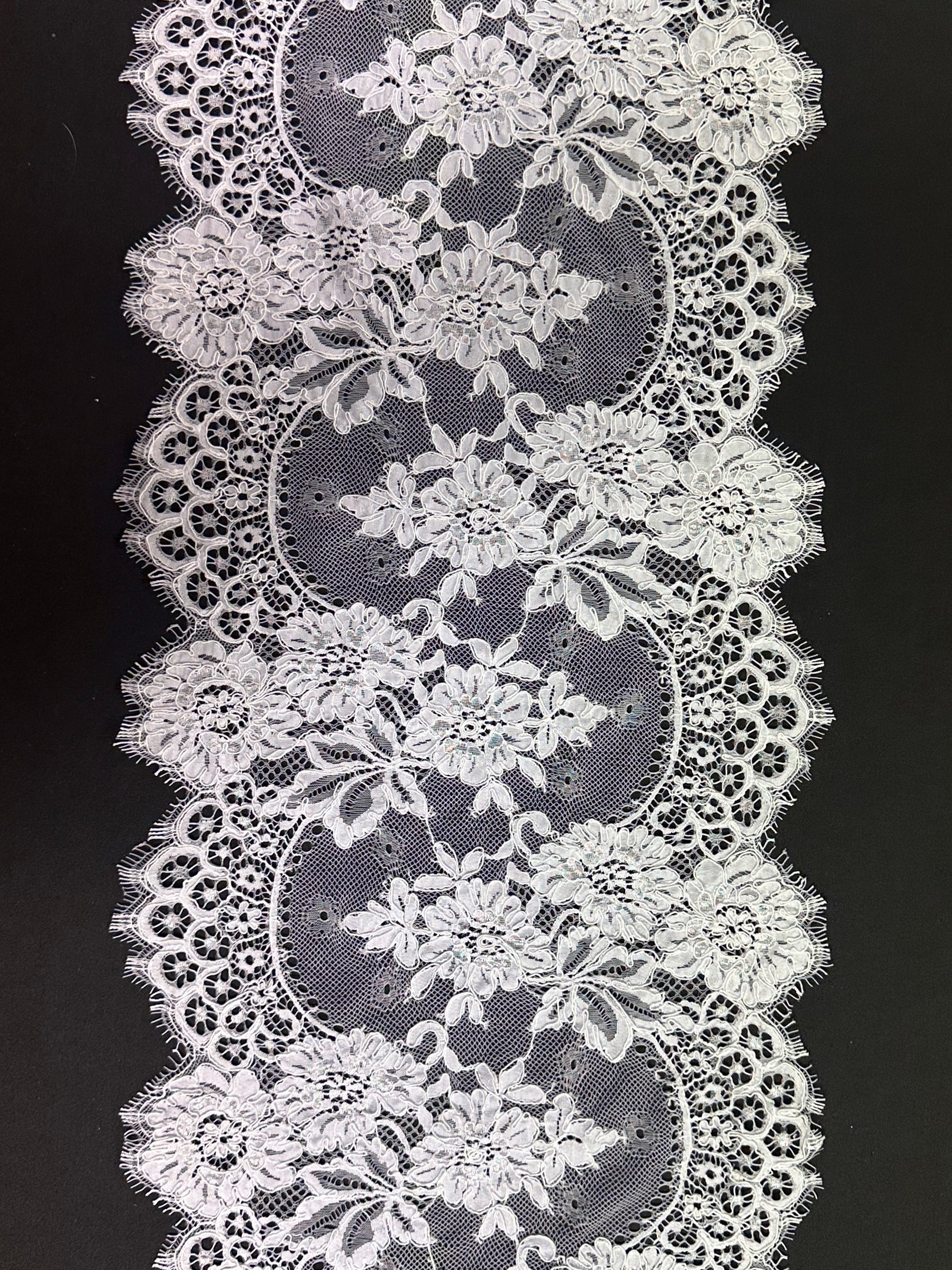 Bordure en dentelle blanche cordée – Mackenzie