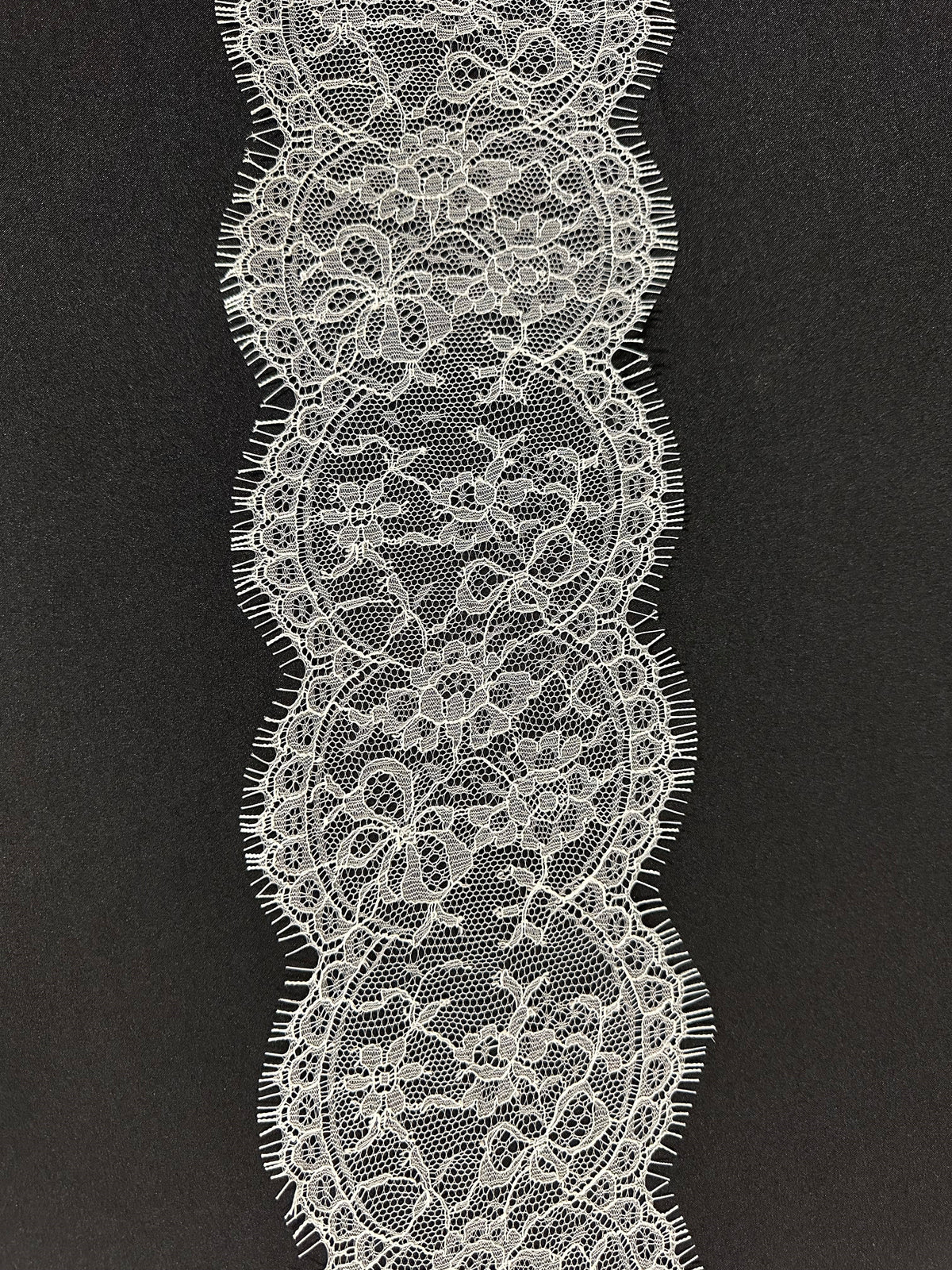 Bordure en dentelle ivoire chantilly - Francesca