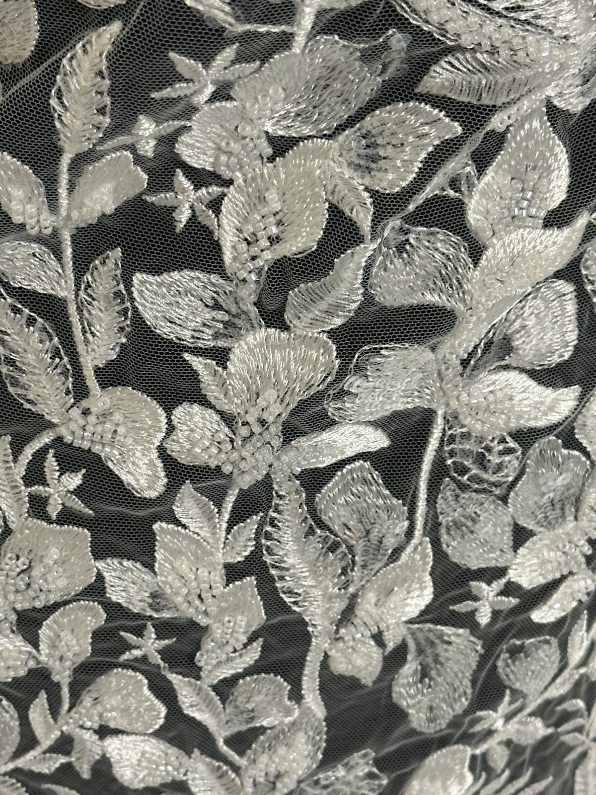 Dentelle brodée de perles ivoire - Cheney