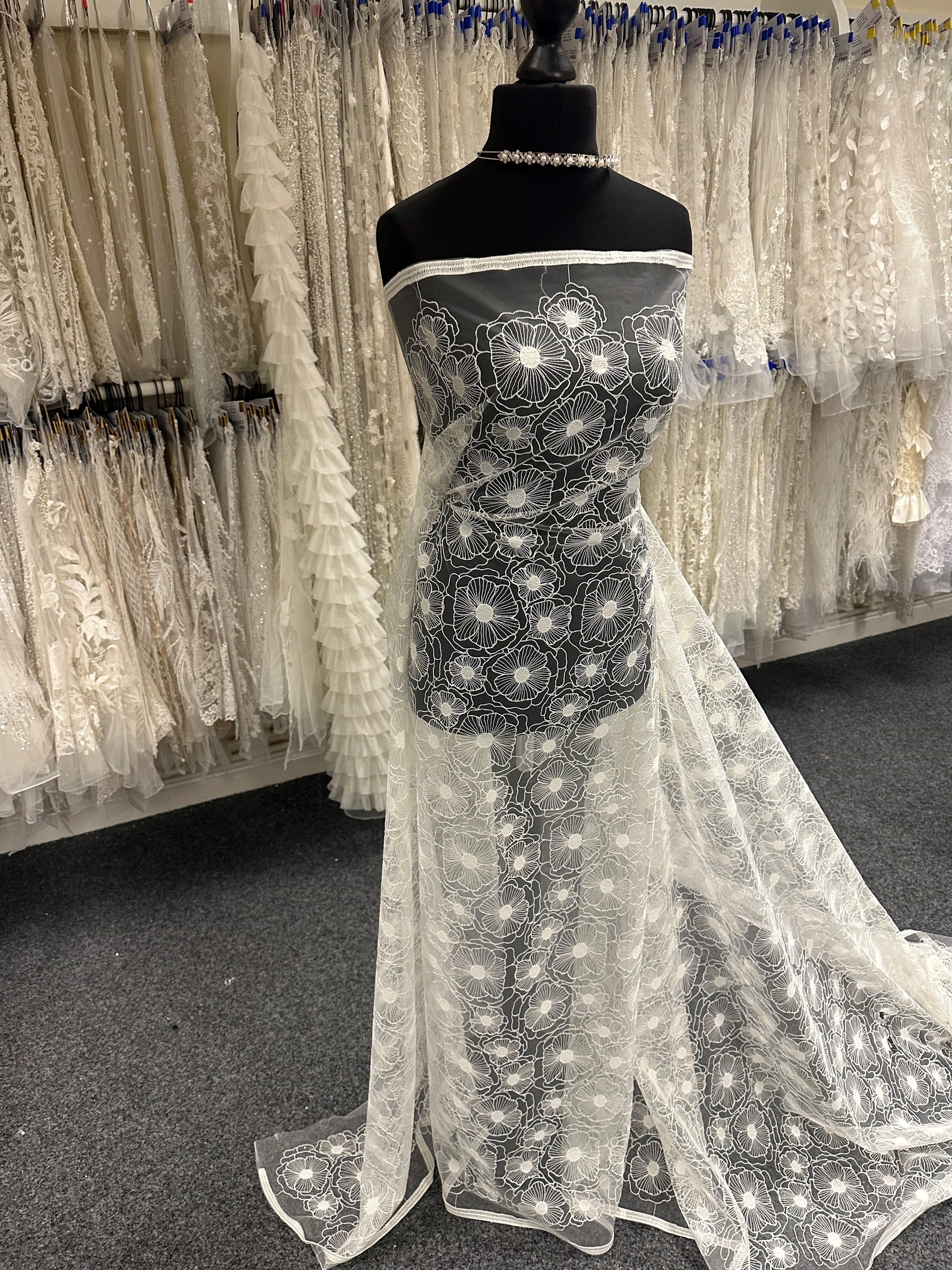 Dentelle brodée ivoire - Arlo