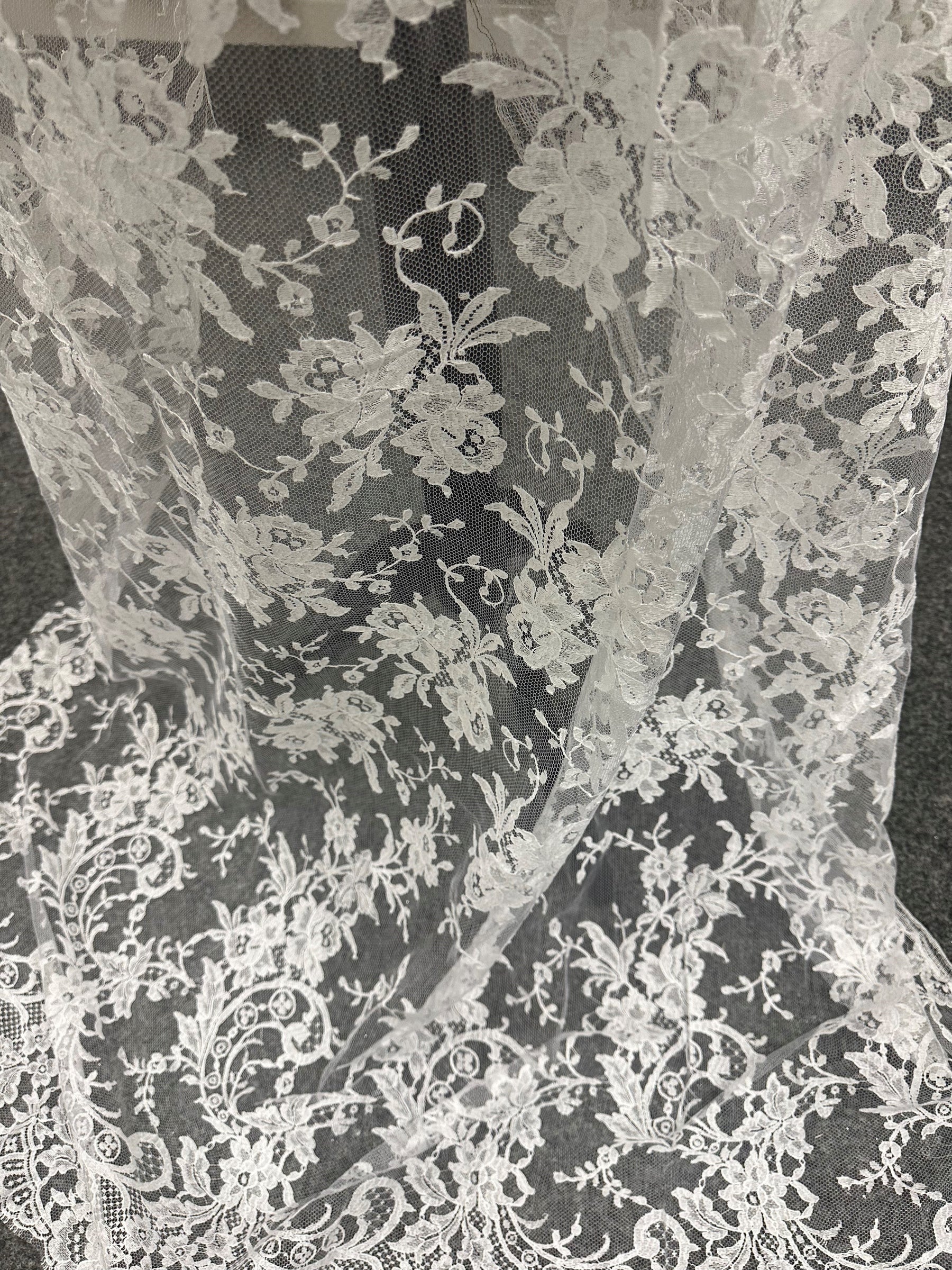 Dentelle Chantilly Blanche - Dasha