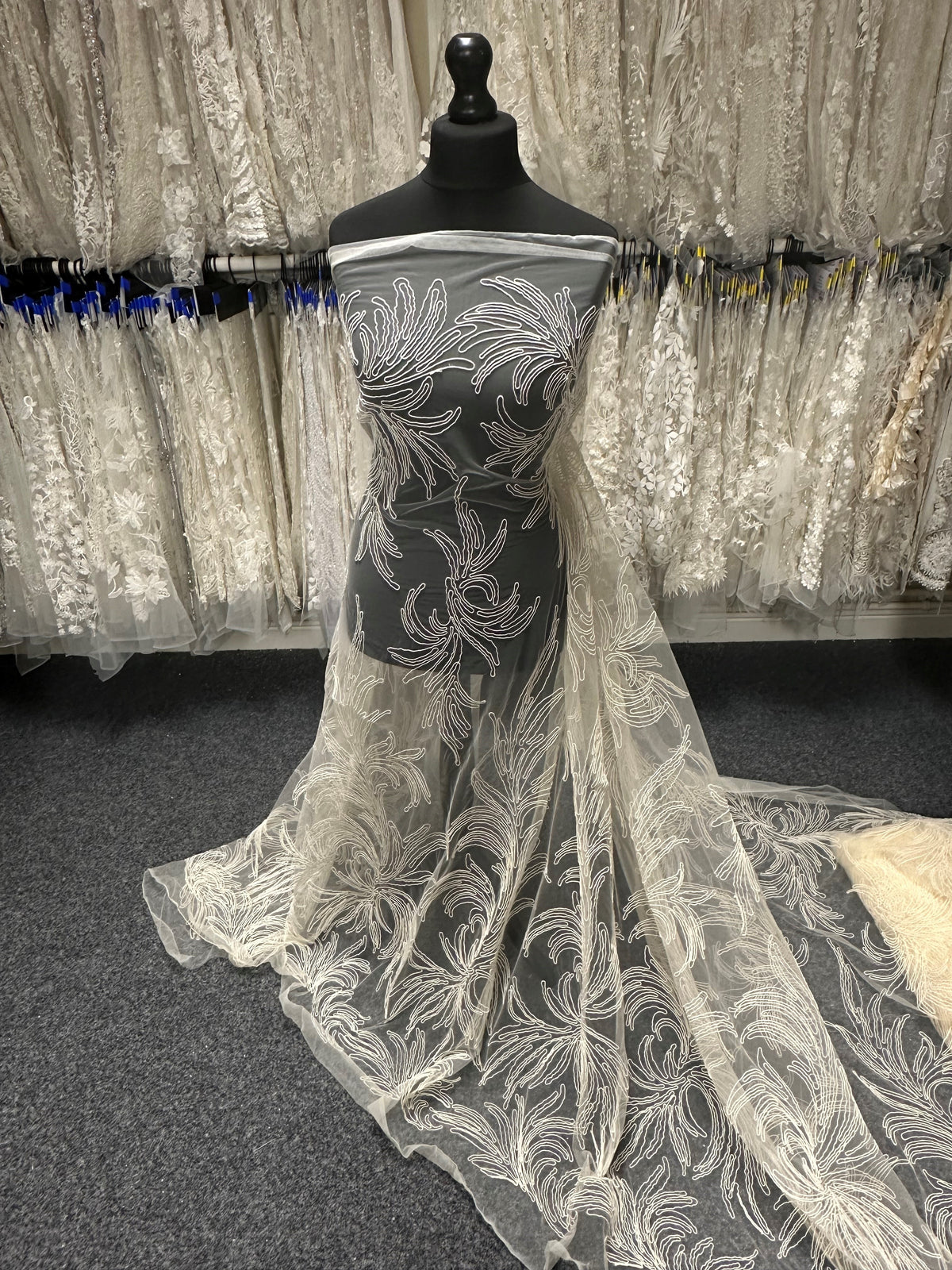 Dentelle cordée champagne - Milani