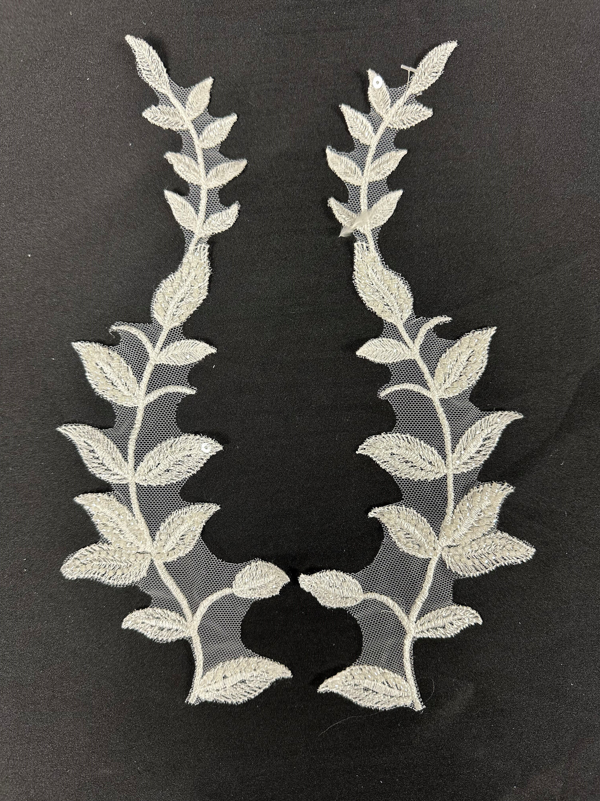 Appliques en dentelle brodée de perles ivoire - Dudgeon
