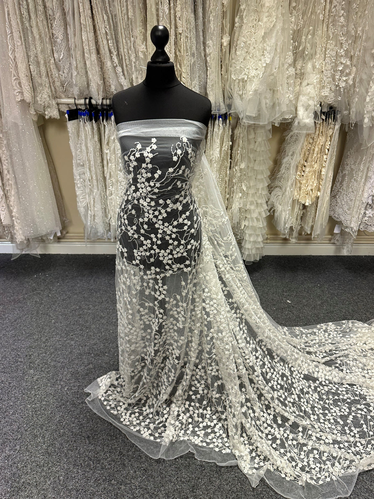 Dentelle brodée ivoire - Yuna