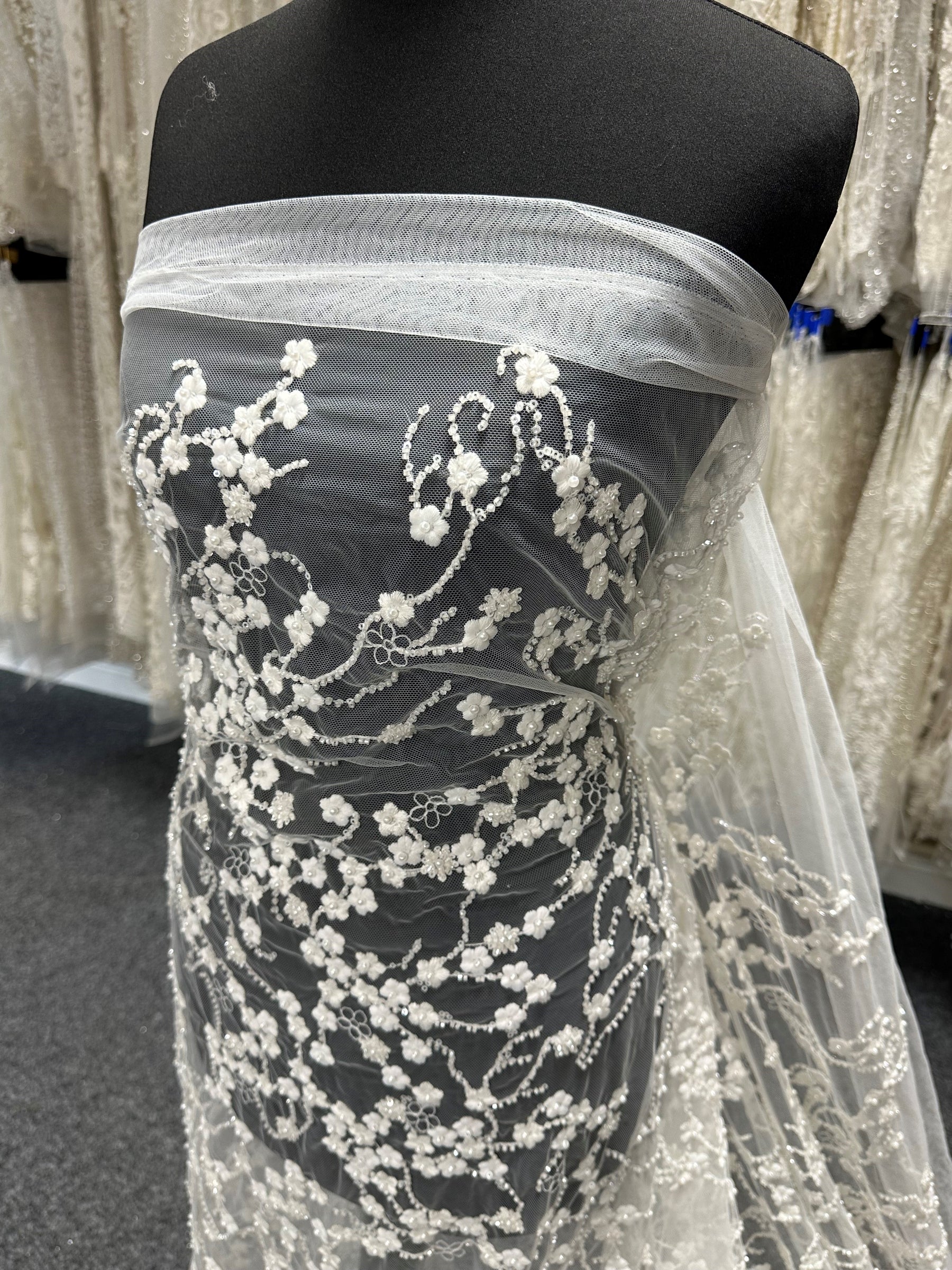 Dentelle brodée ivoire - Yuna