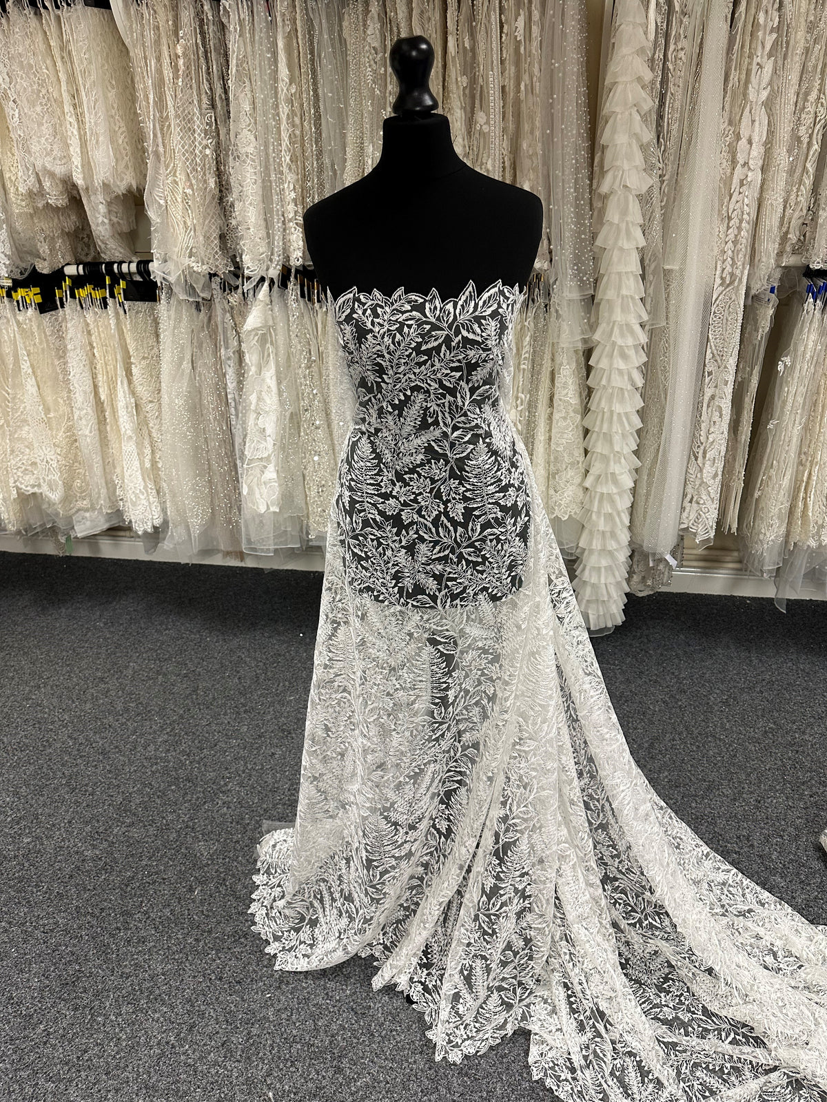 Dentelle brodée ivoire - Zulu