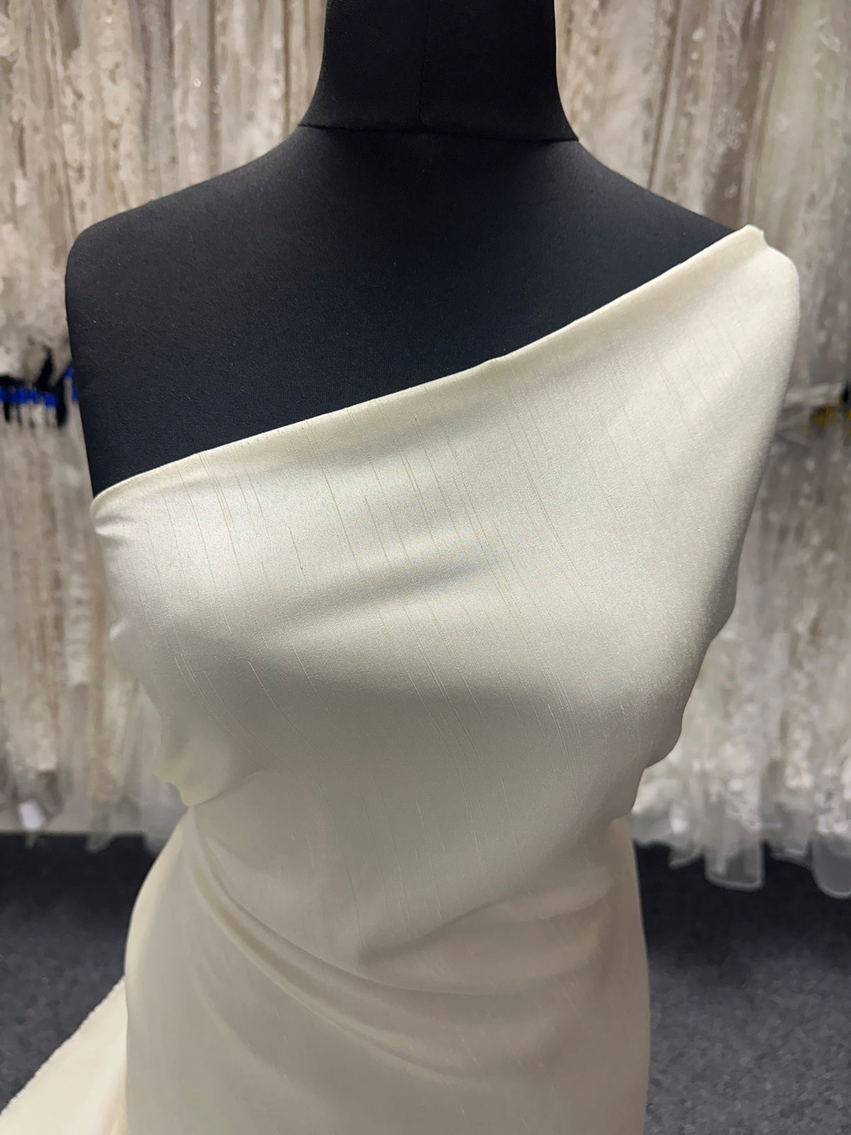 Dupion en satin de polyester crème - Clarté