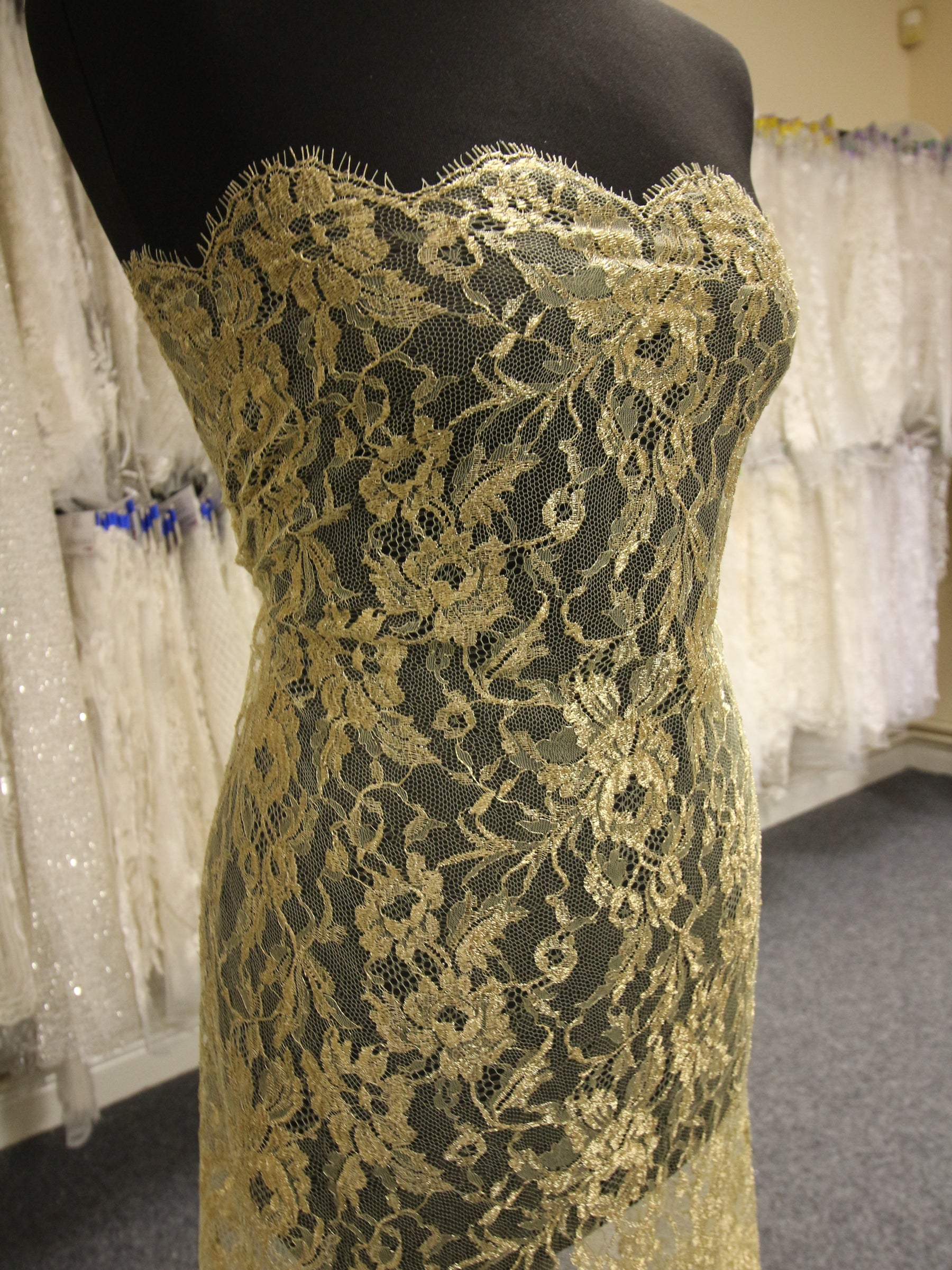 Dentelle Chantilly Or - Orla