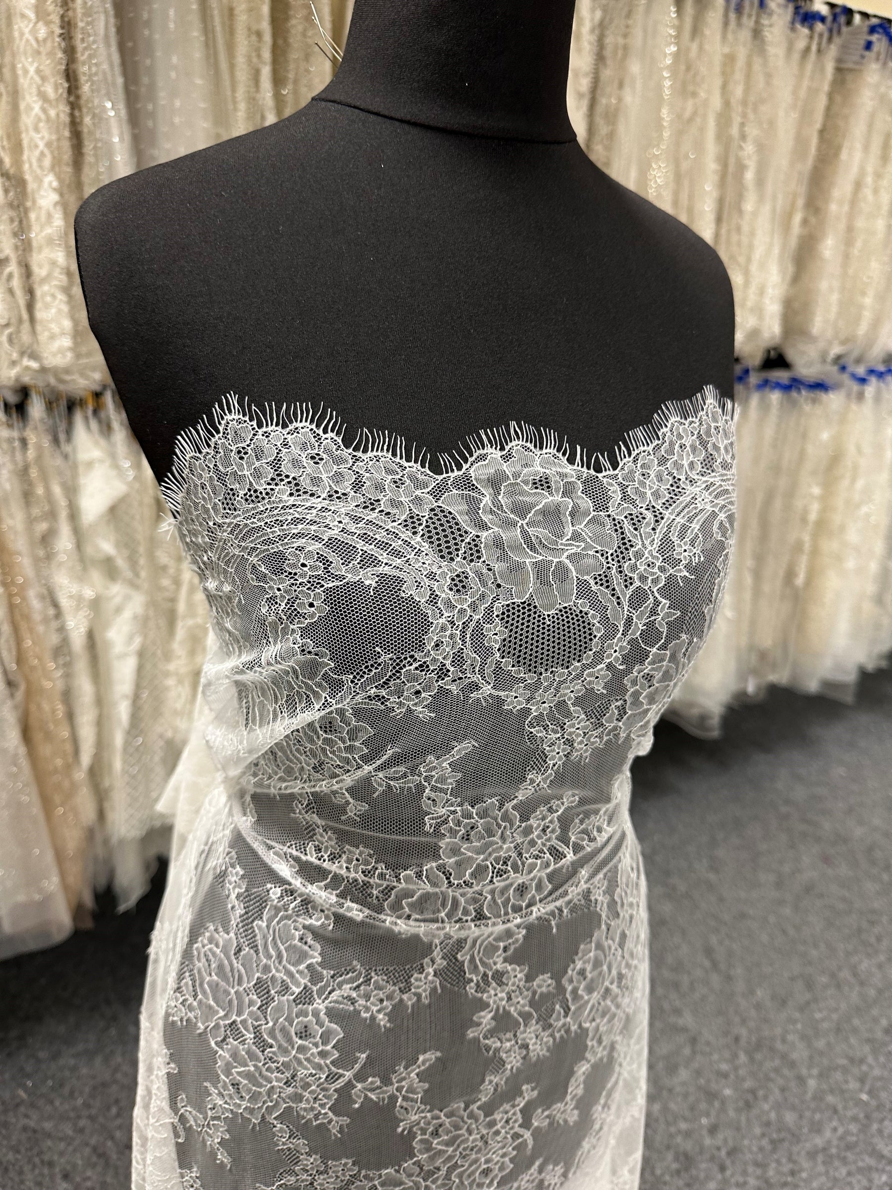 Dentelle Chantilly ivoire - Camden