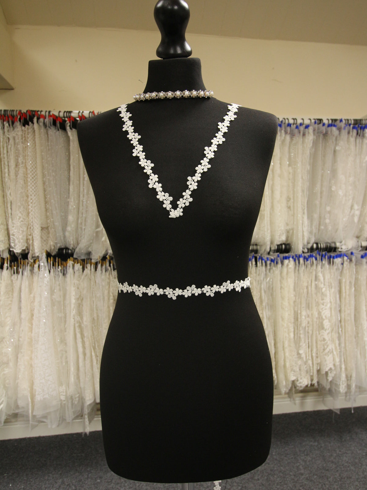 Bordure en dentelle ivoire - Shadbush