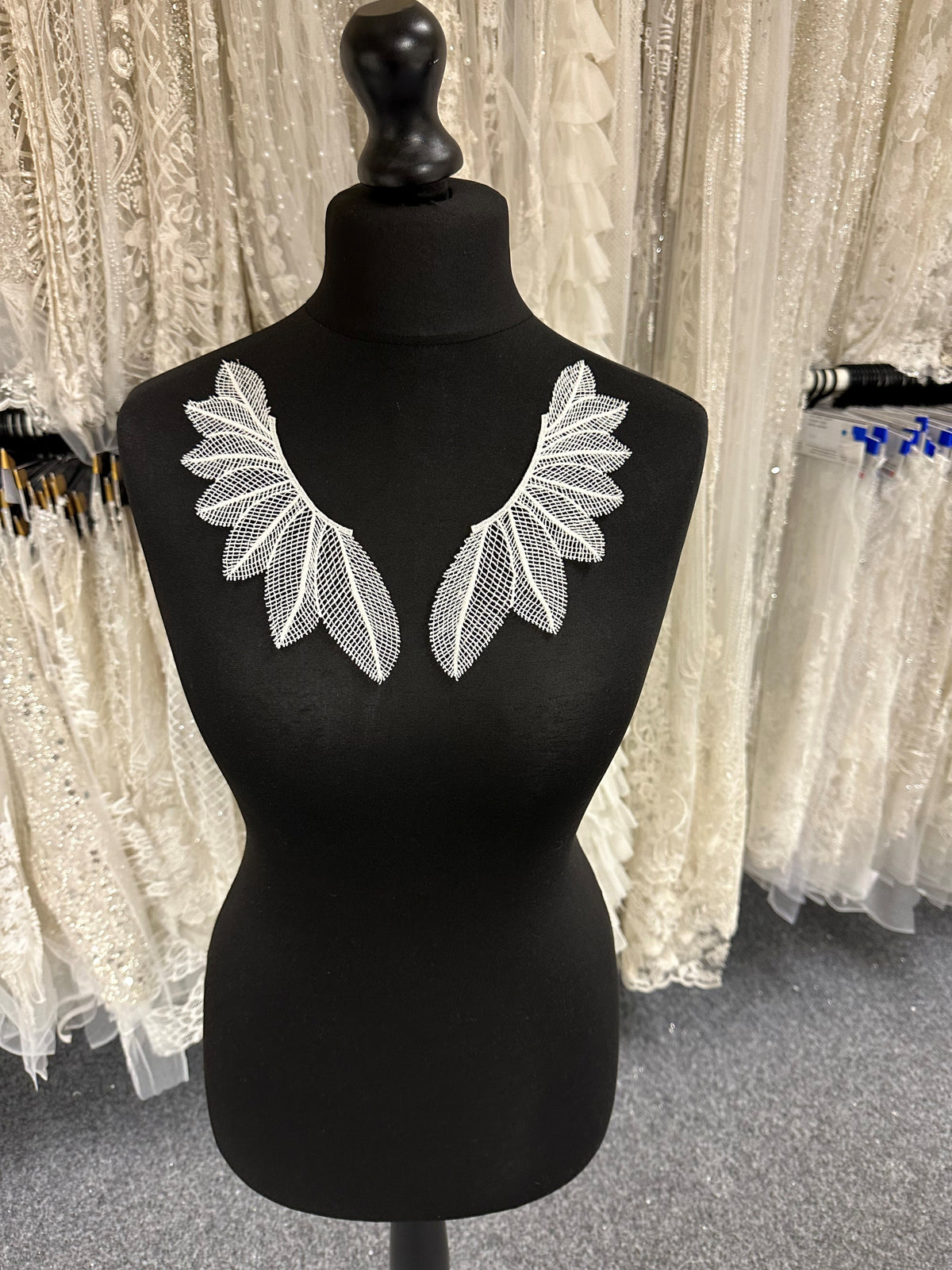 Appliques Brodees en Ivoire - Icharus