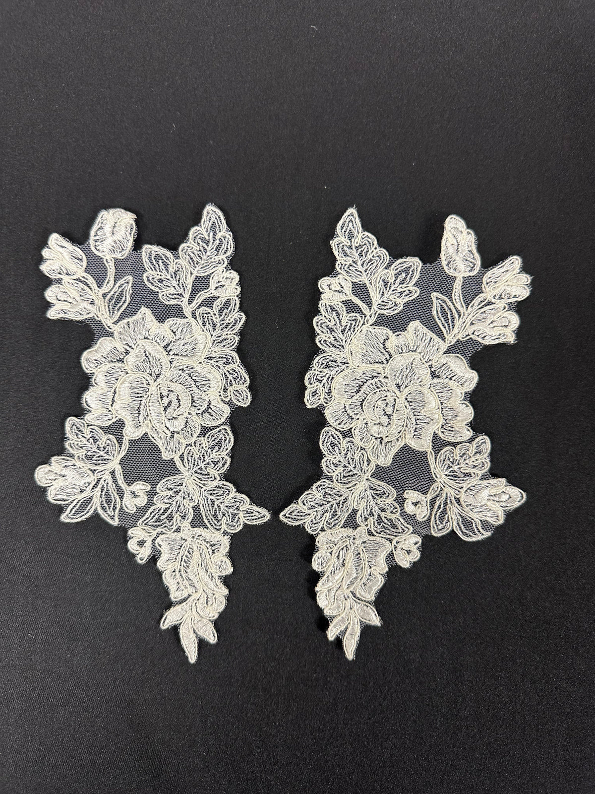 Appliques de dentelle florale ivoire - T65