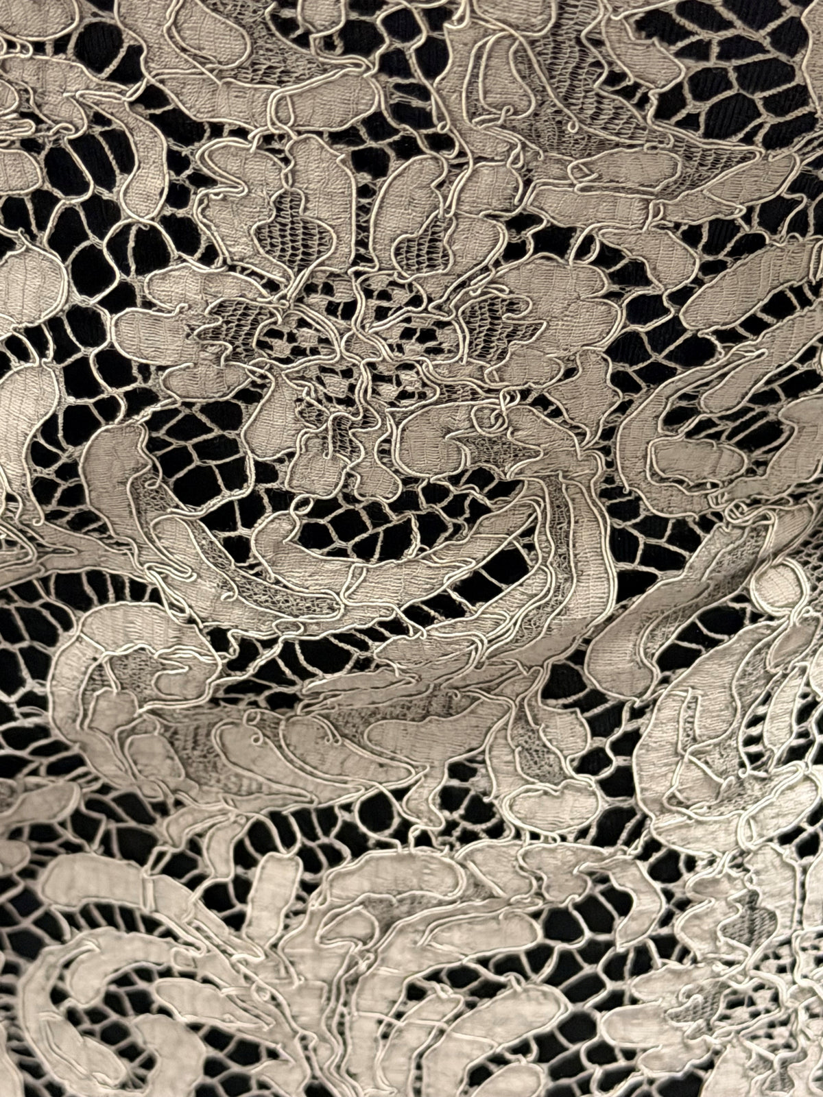 Dentelle de Chantilly Gris Nickel Foncé - P244