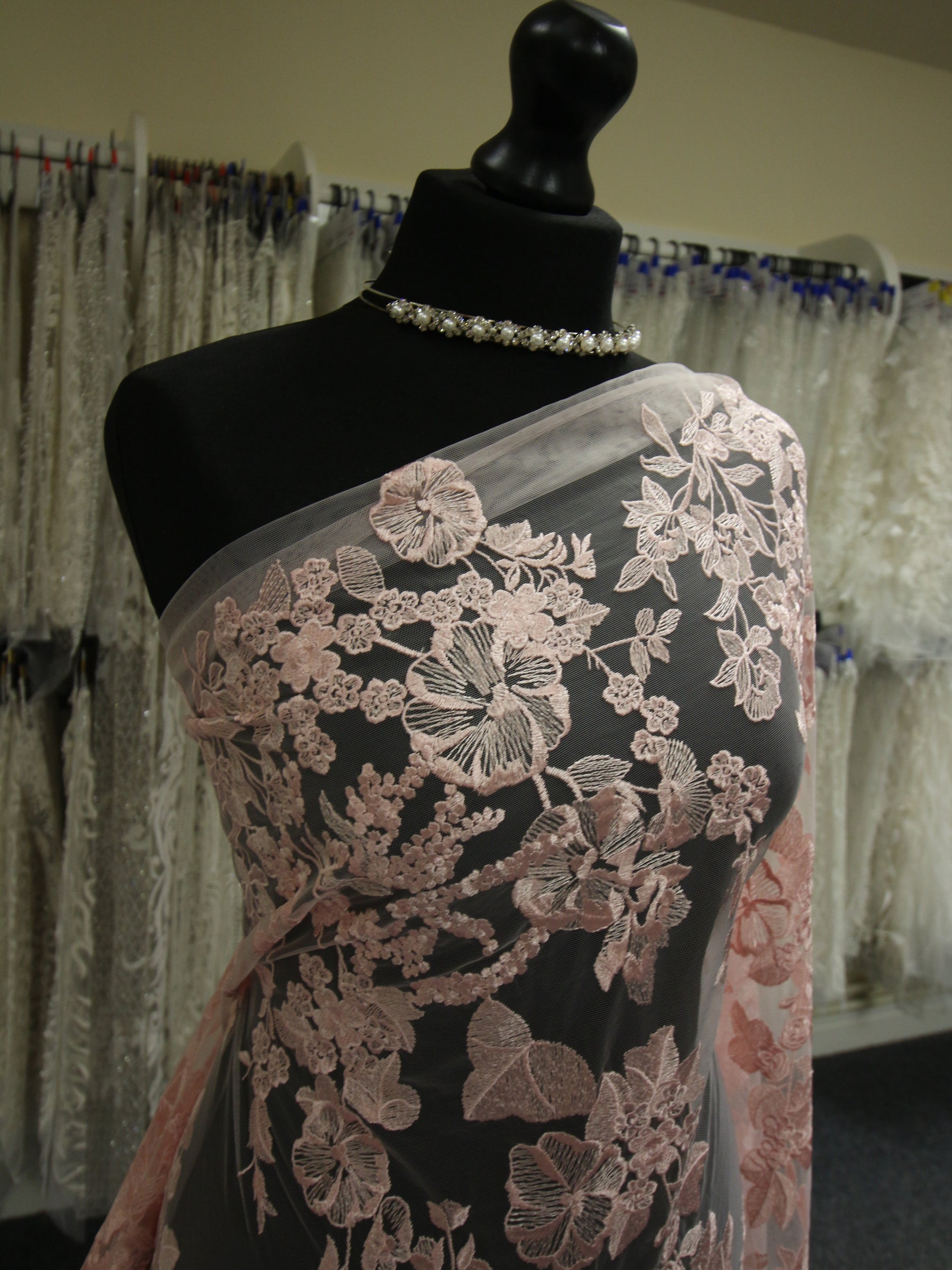 Dentelle Brodée Rose - Garbo