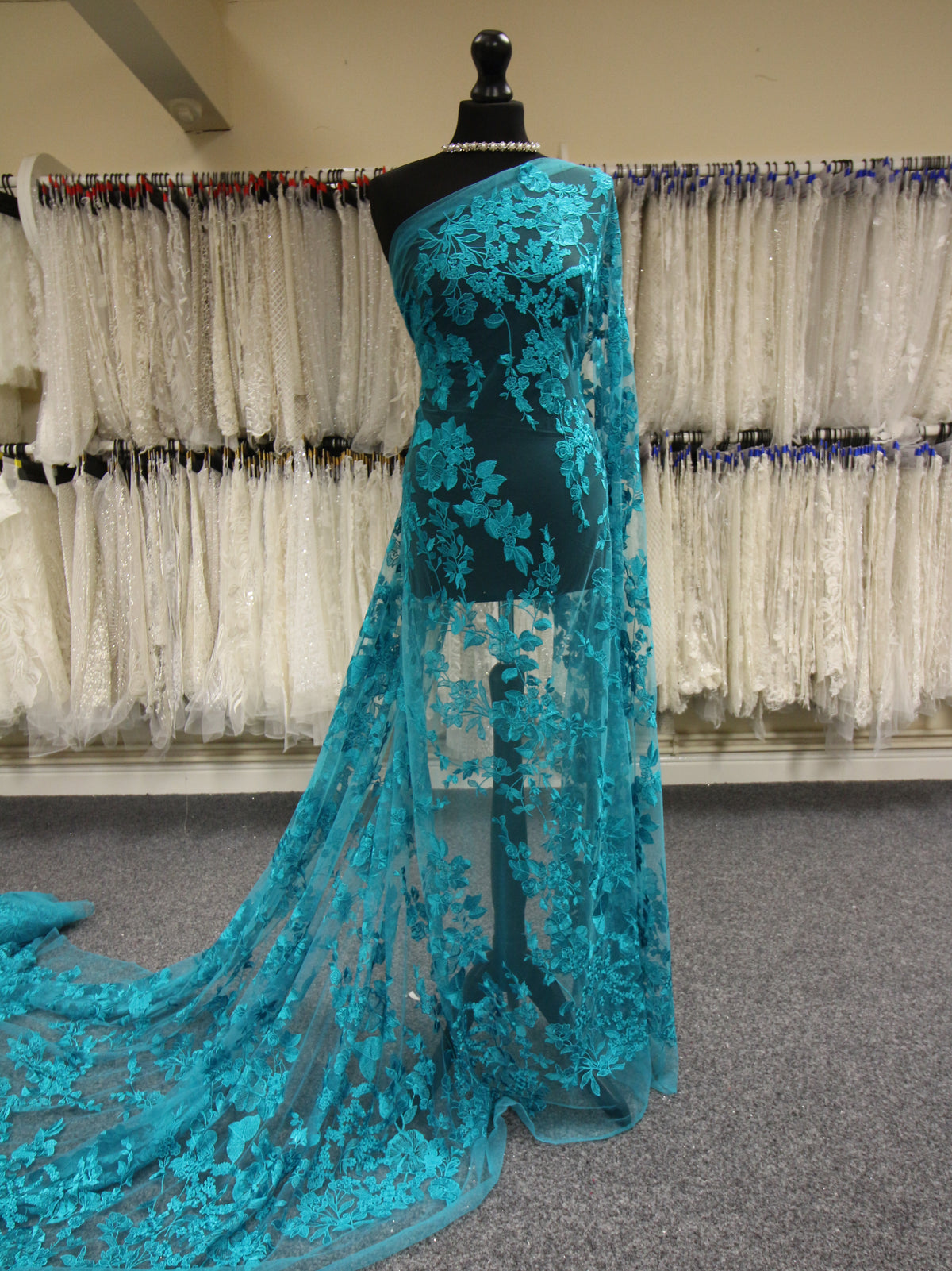 Dentelle Broderie Peacock - Garbo