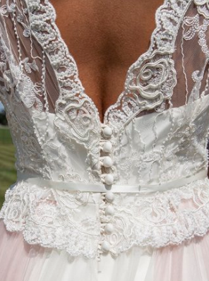 Dentelle cordée et perlée ivoire à prix réduit – Rochelle