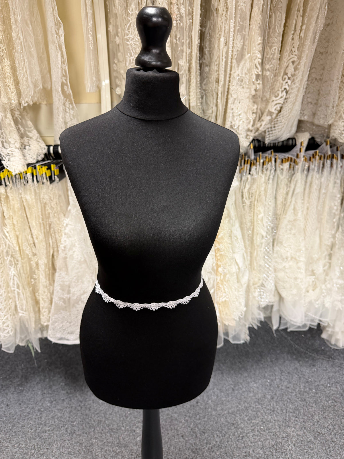 Bordure en dentelle guipure blanche - T359