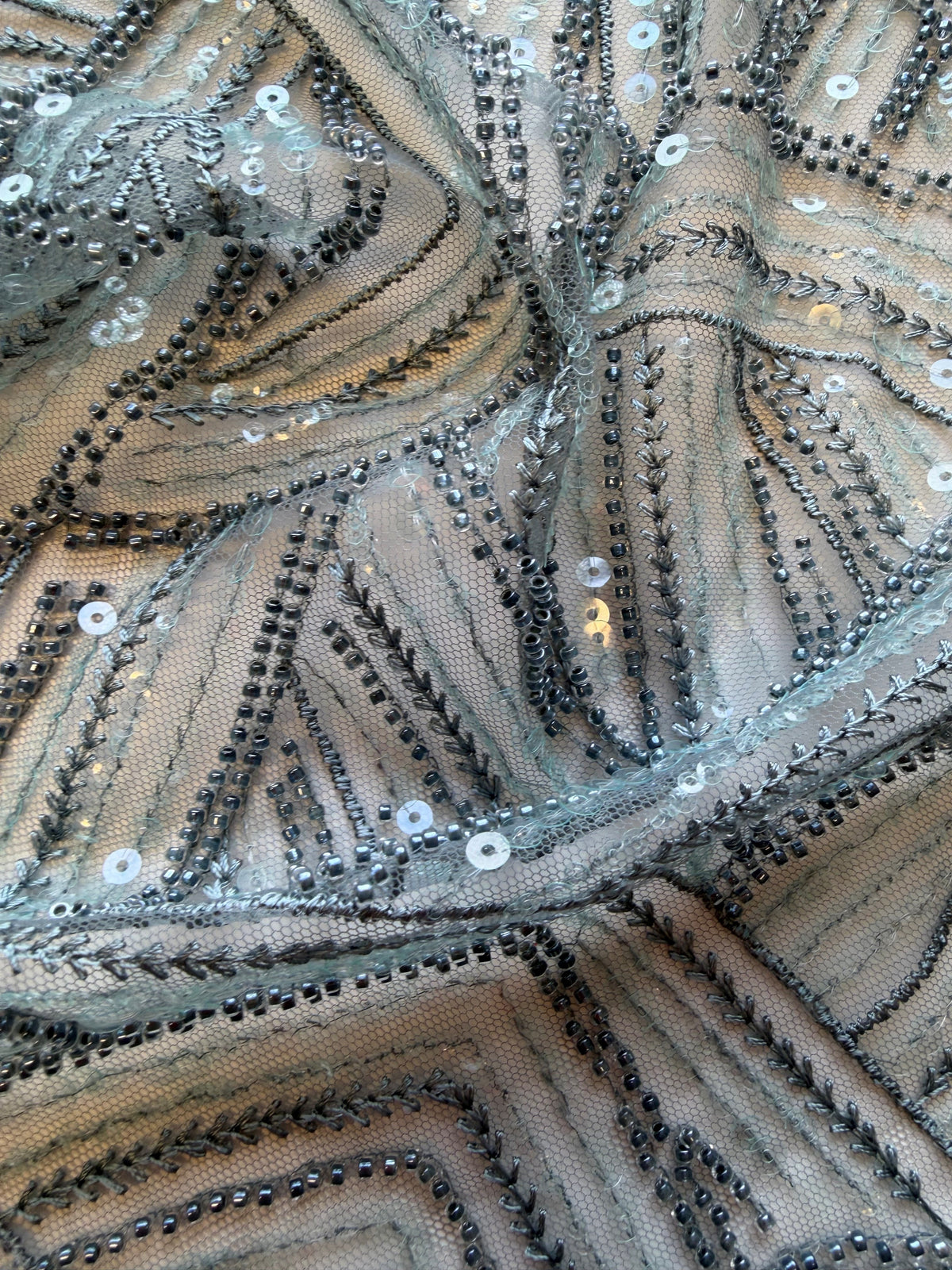 Tulle vert fumé brodé de perles - EB1056