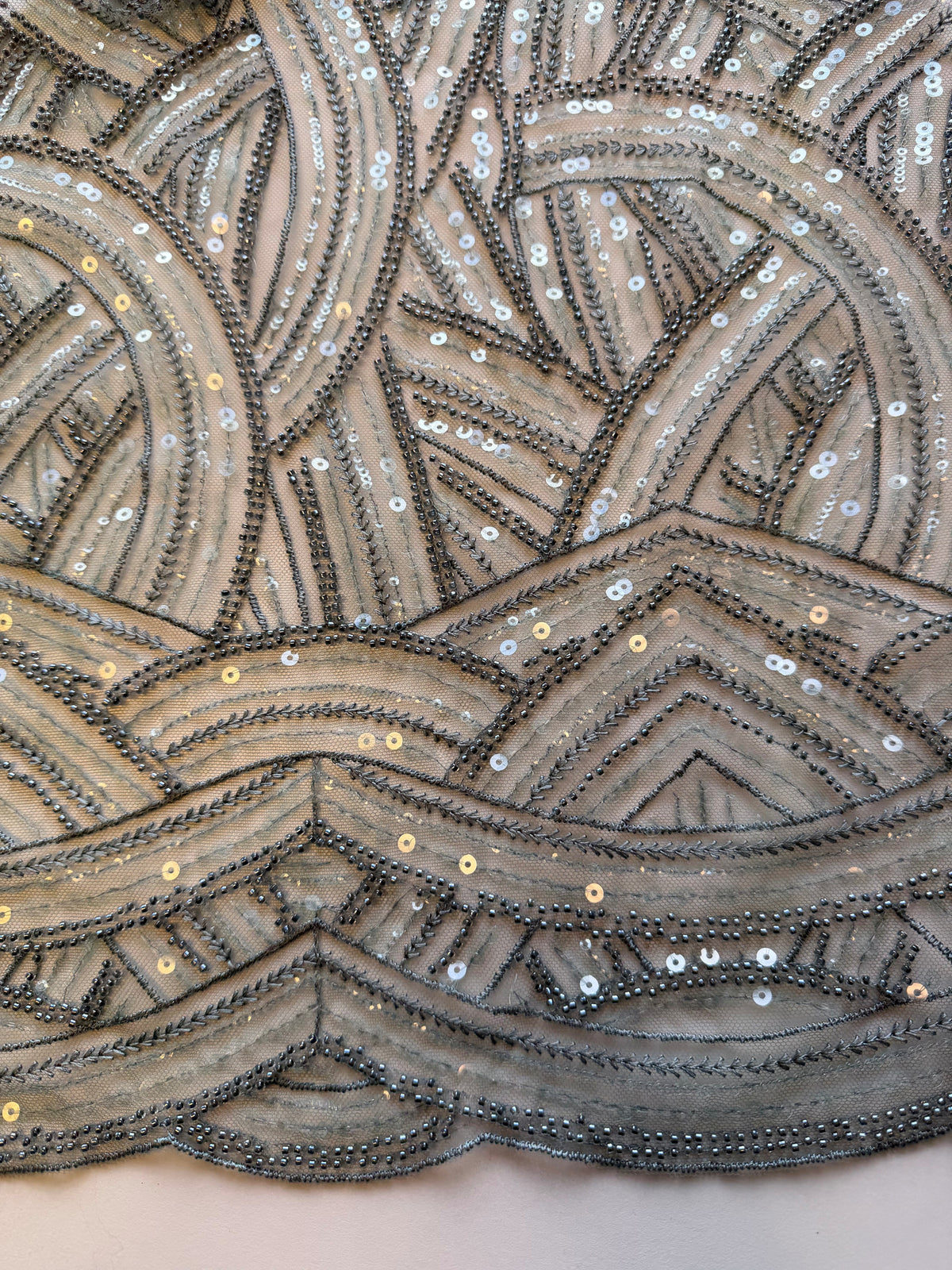 Tulle vert fumé brodé de perles - EB1056