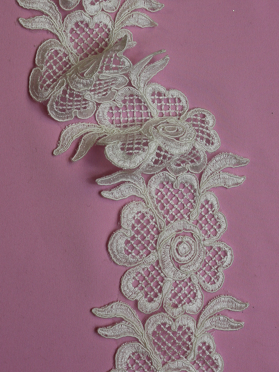 Bordure en dentelle ivoire cordée - Amarylis