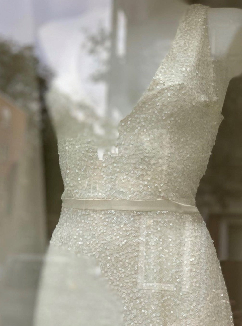 Tulle à paillettes ivoire – Animation
