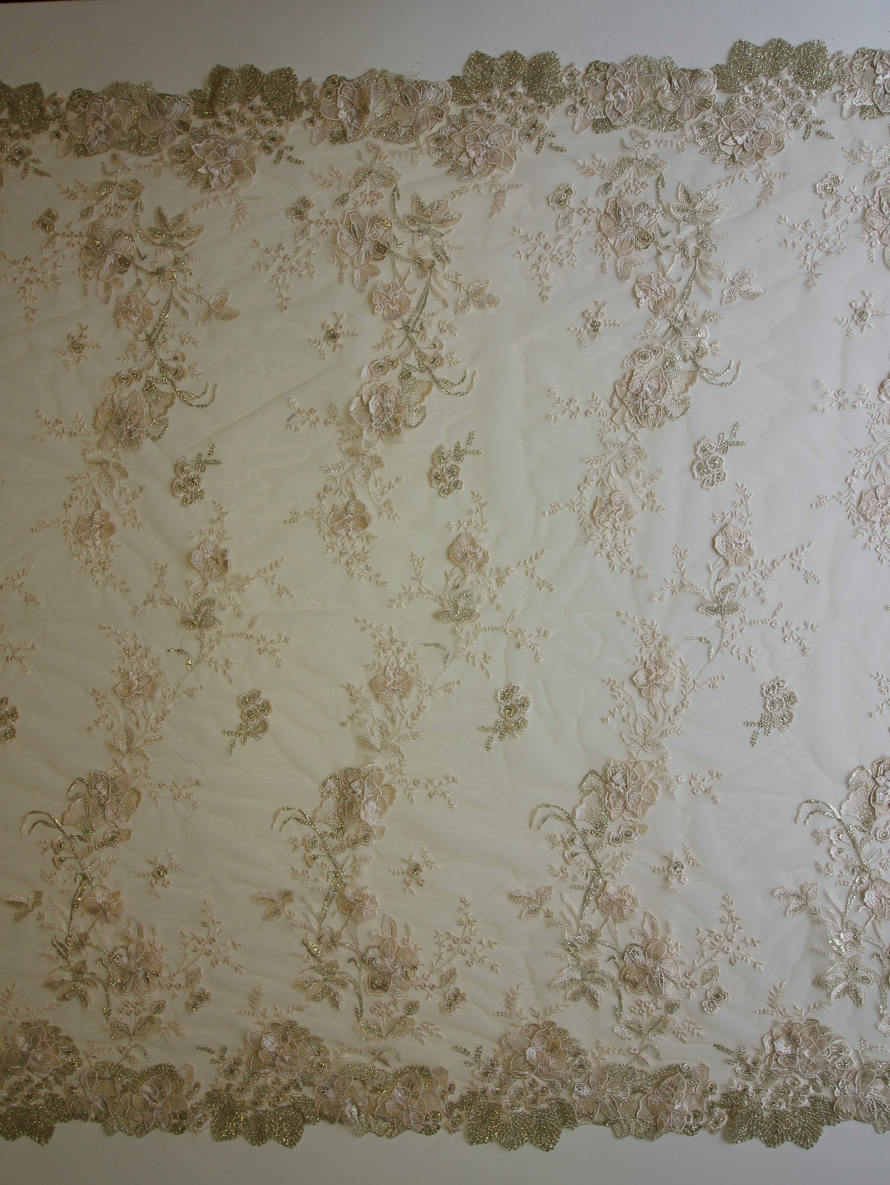 Dentelle Brodée Or - Aubrelia