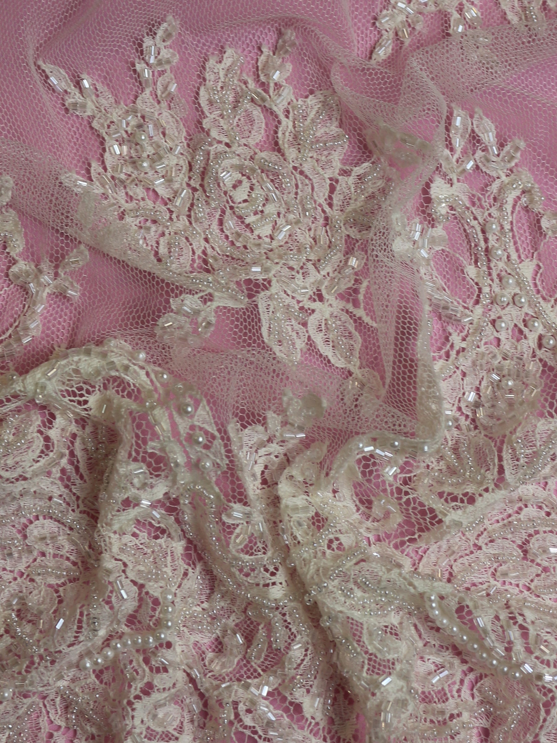 Dentelle Chantilly Perlée Ivoire - Callandra