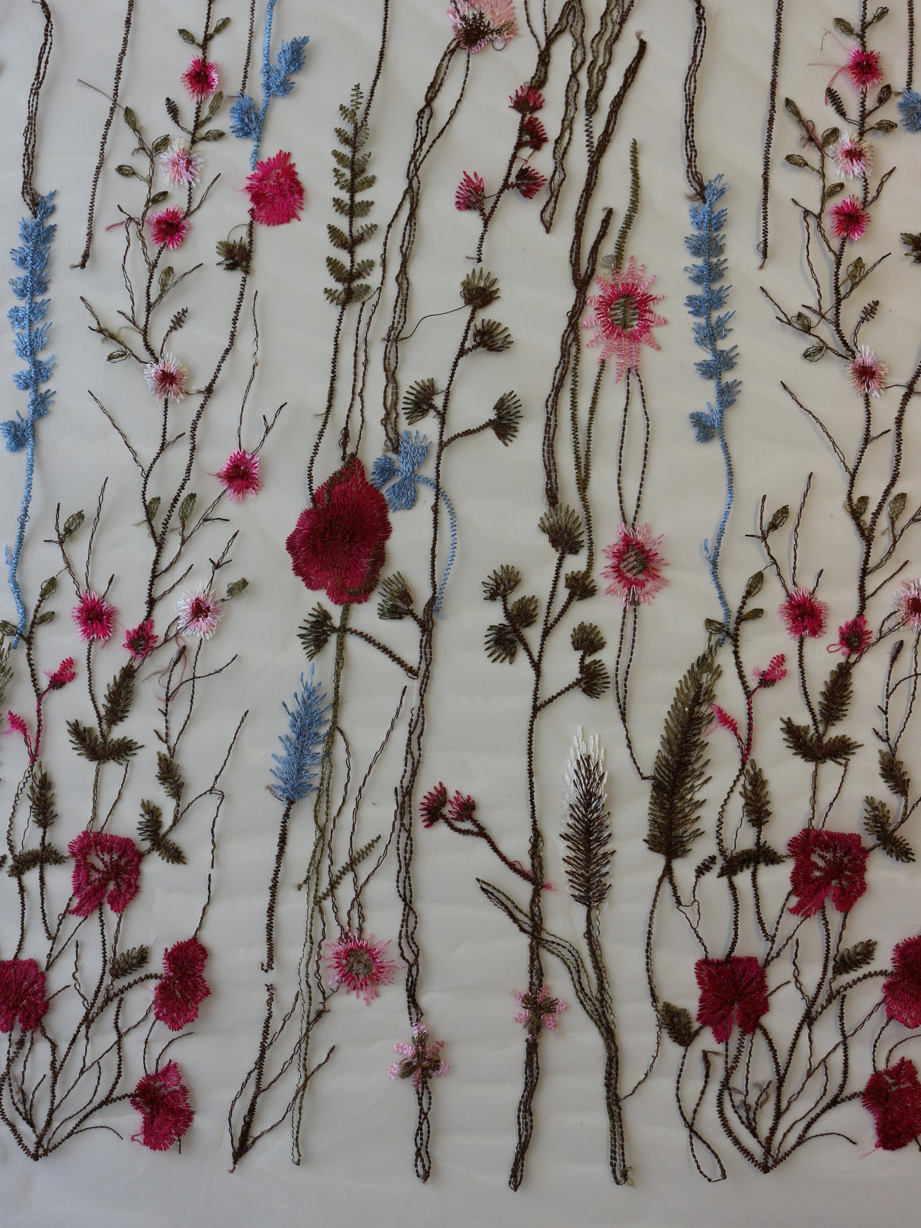 Dentelle brodée rose bonbon - Sassi