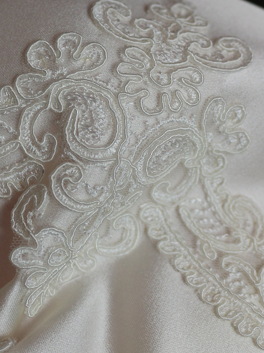 Bordure en dentelle ivoire cordée – Hydrangea