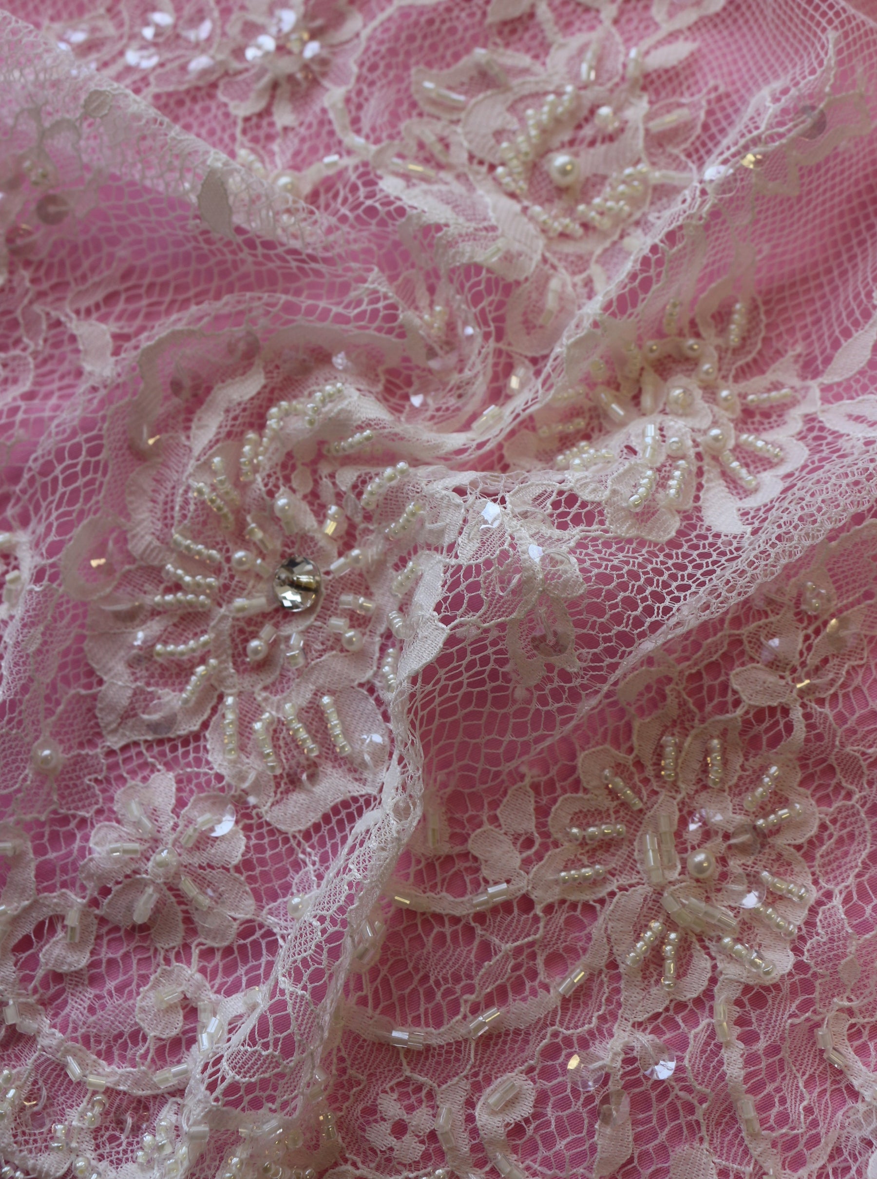 Dentelle Perlée Ivoire – Valérie