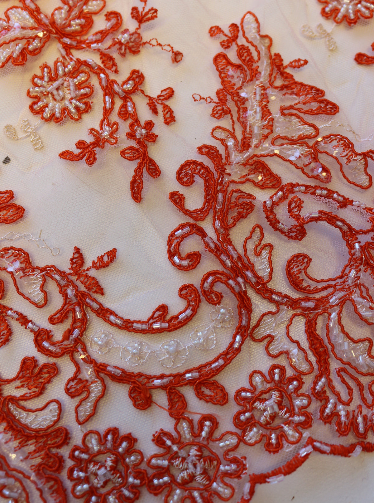 Dentelle orange – Jessica.